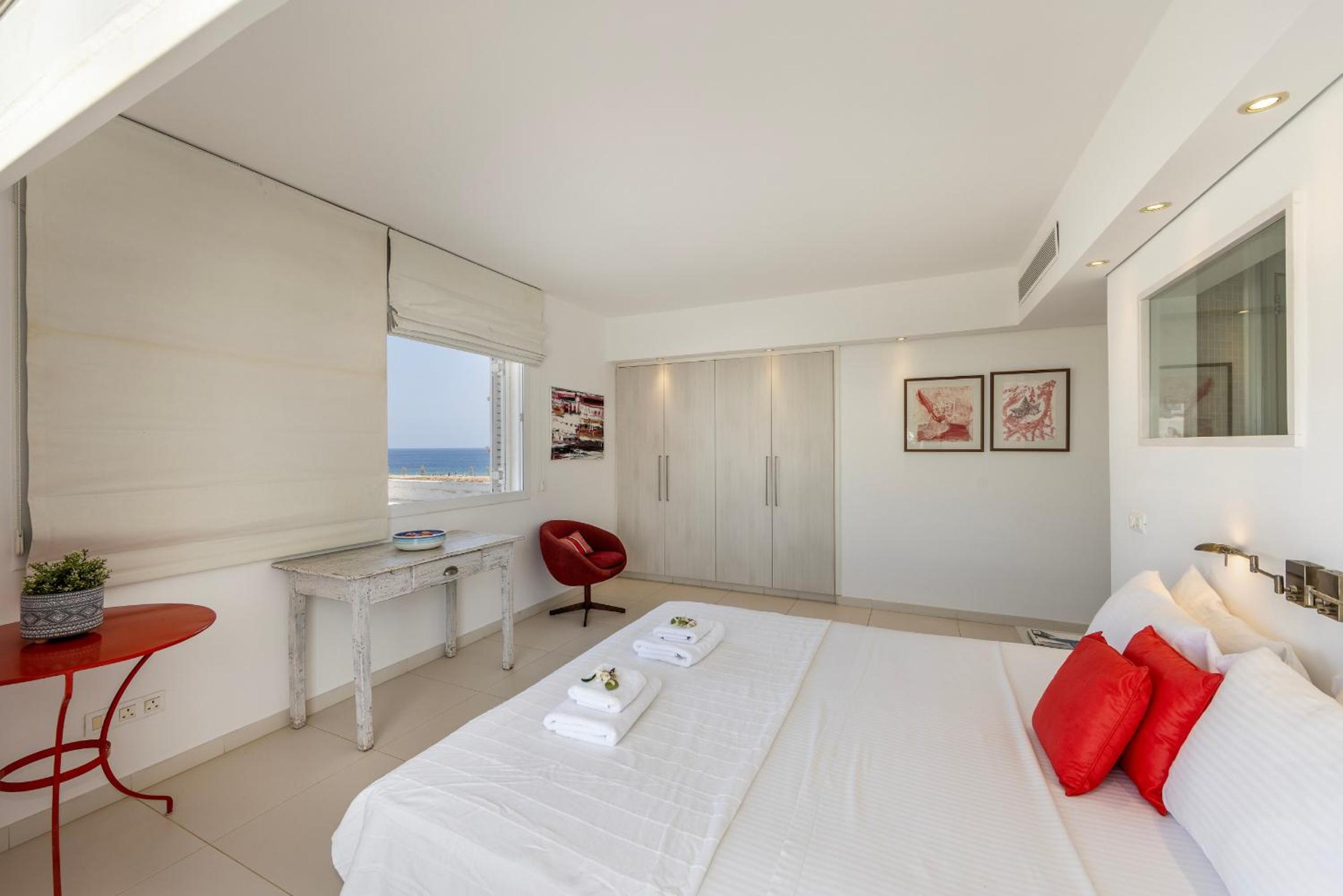 Protaras Seafront Villa AleMar