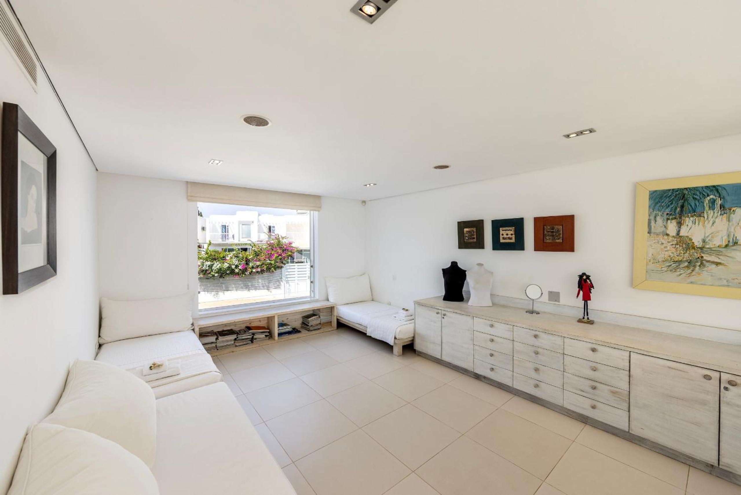 Protaras Seafront Villa AleMar