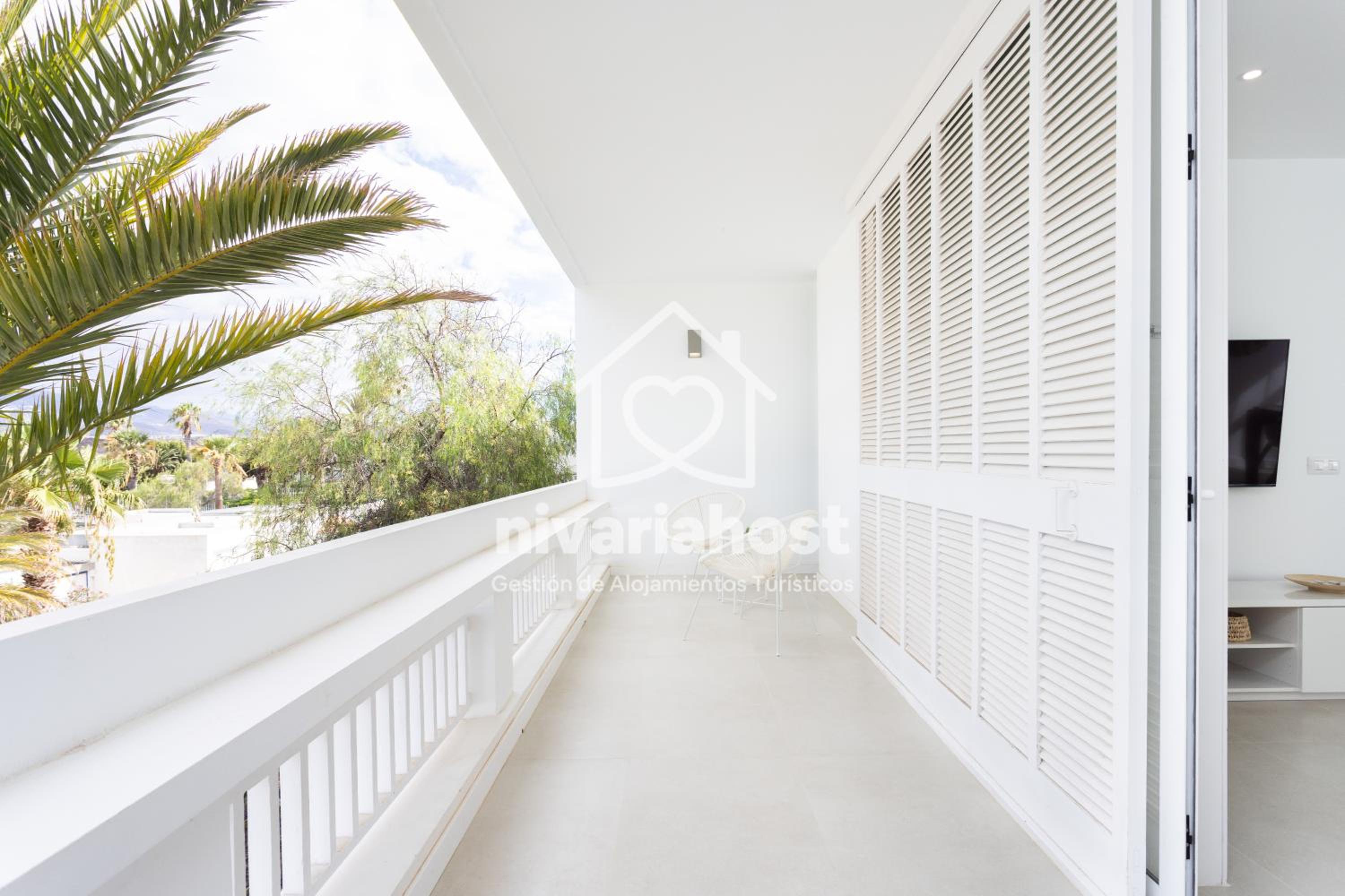 Private Pool Villa, Bellavista by Nivariahost