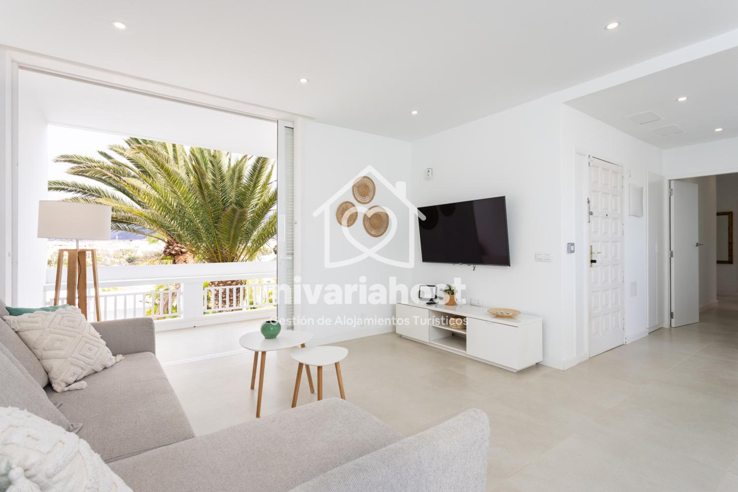 Private Pool Villa, Bellavista by Nivariahost