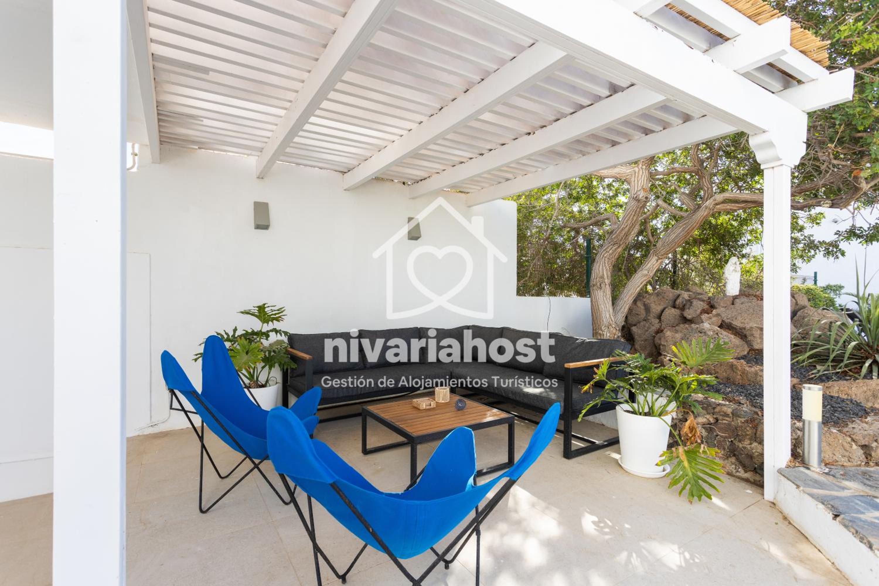 Private Pool Villa, Bellavista by Nivariahost