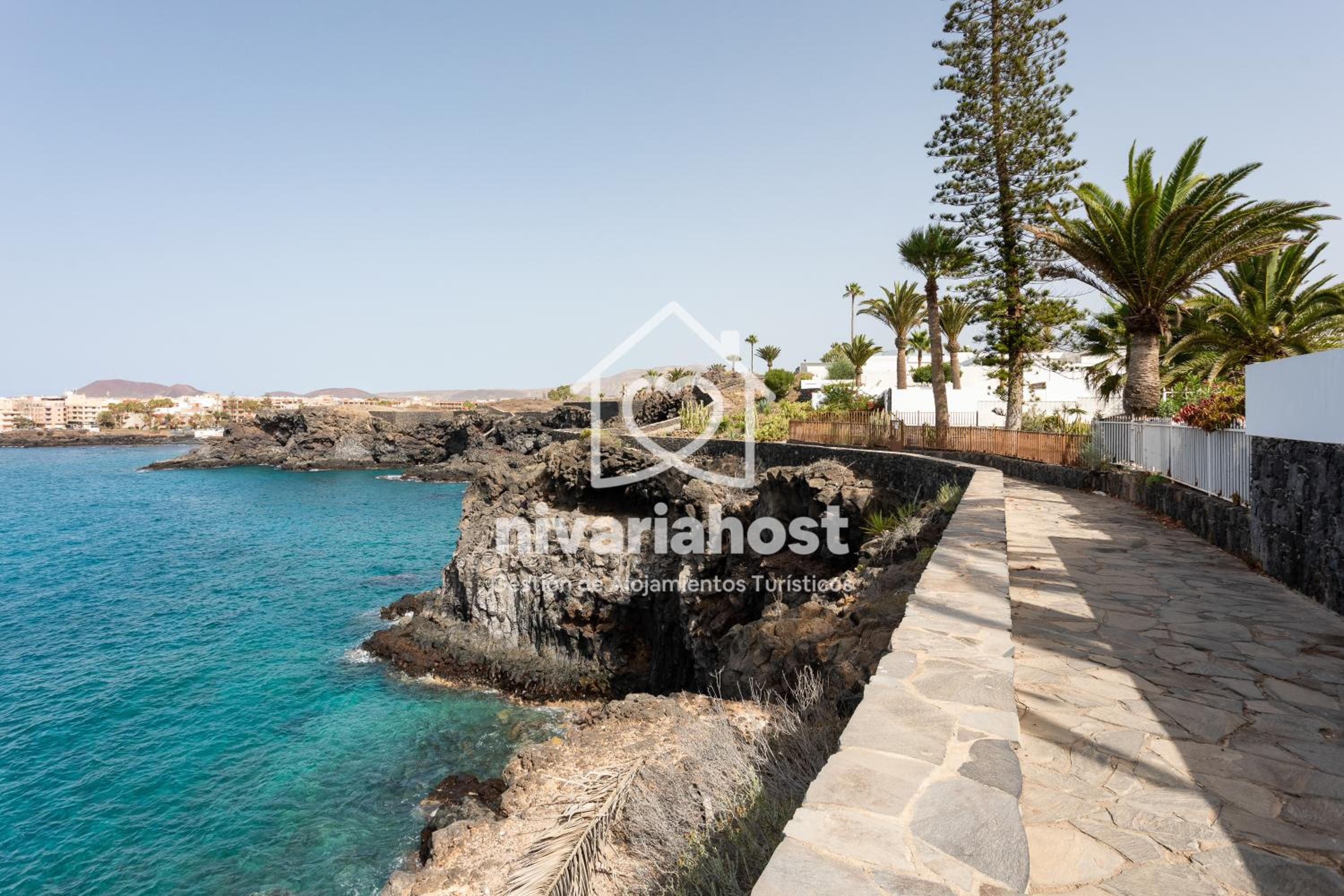 Private Pool Villa, Bellavista by Nivariahost