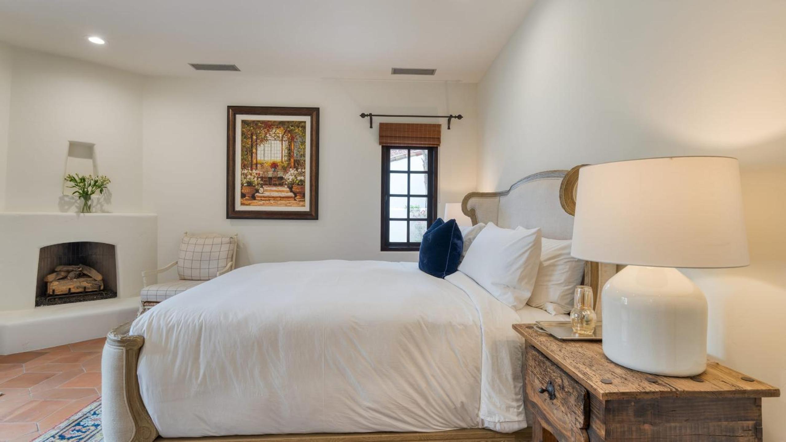 Spanish Hacienda w Pool Spa Game Room Golf Mtn Views Casa de la Roca by AvantStay