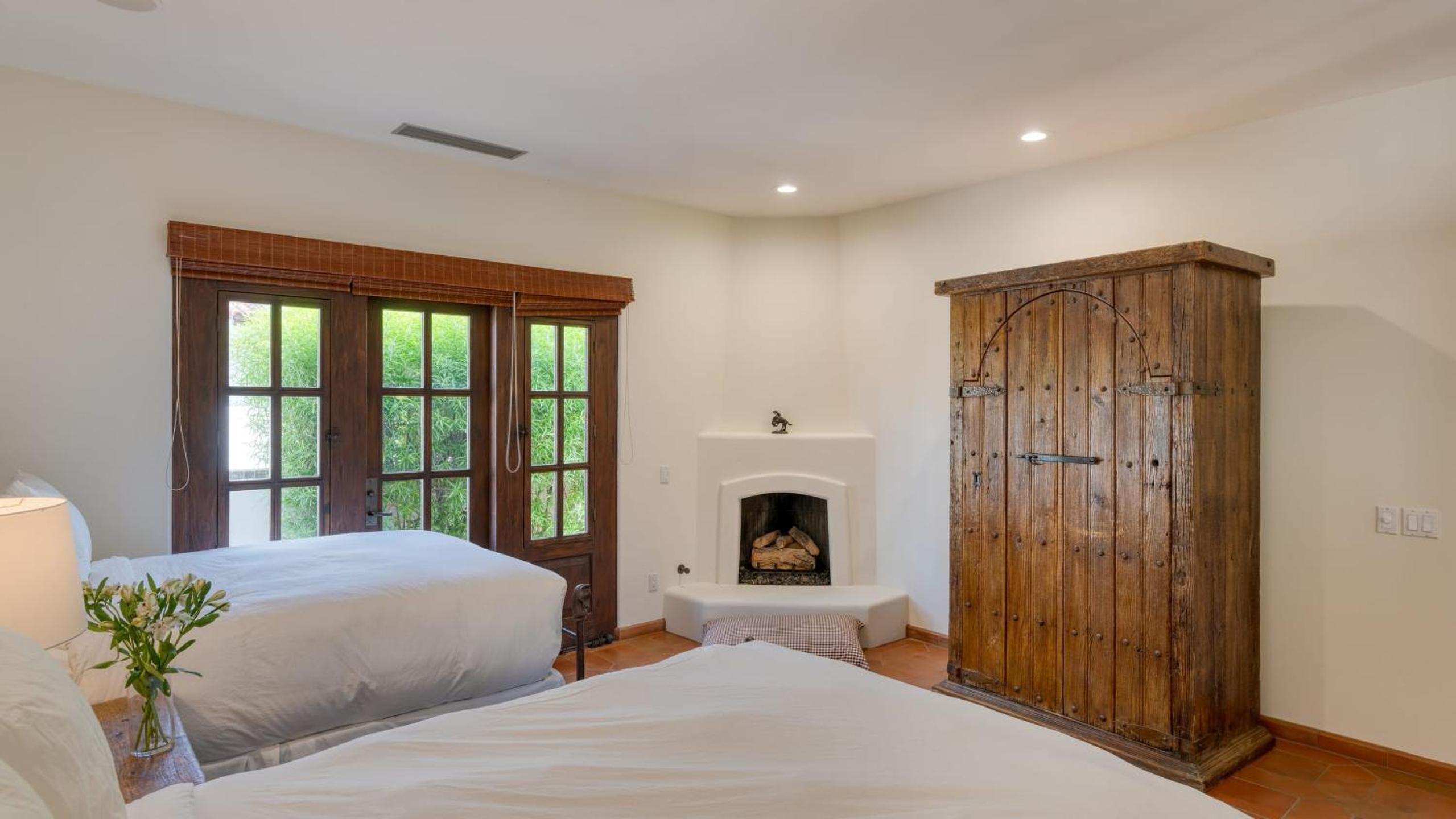 Spanish Hacienda w Pool Spa Game Room Golf Mtn Views Casa de la Roca by AvantStay