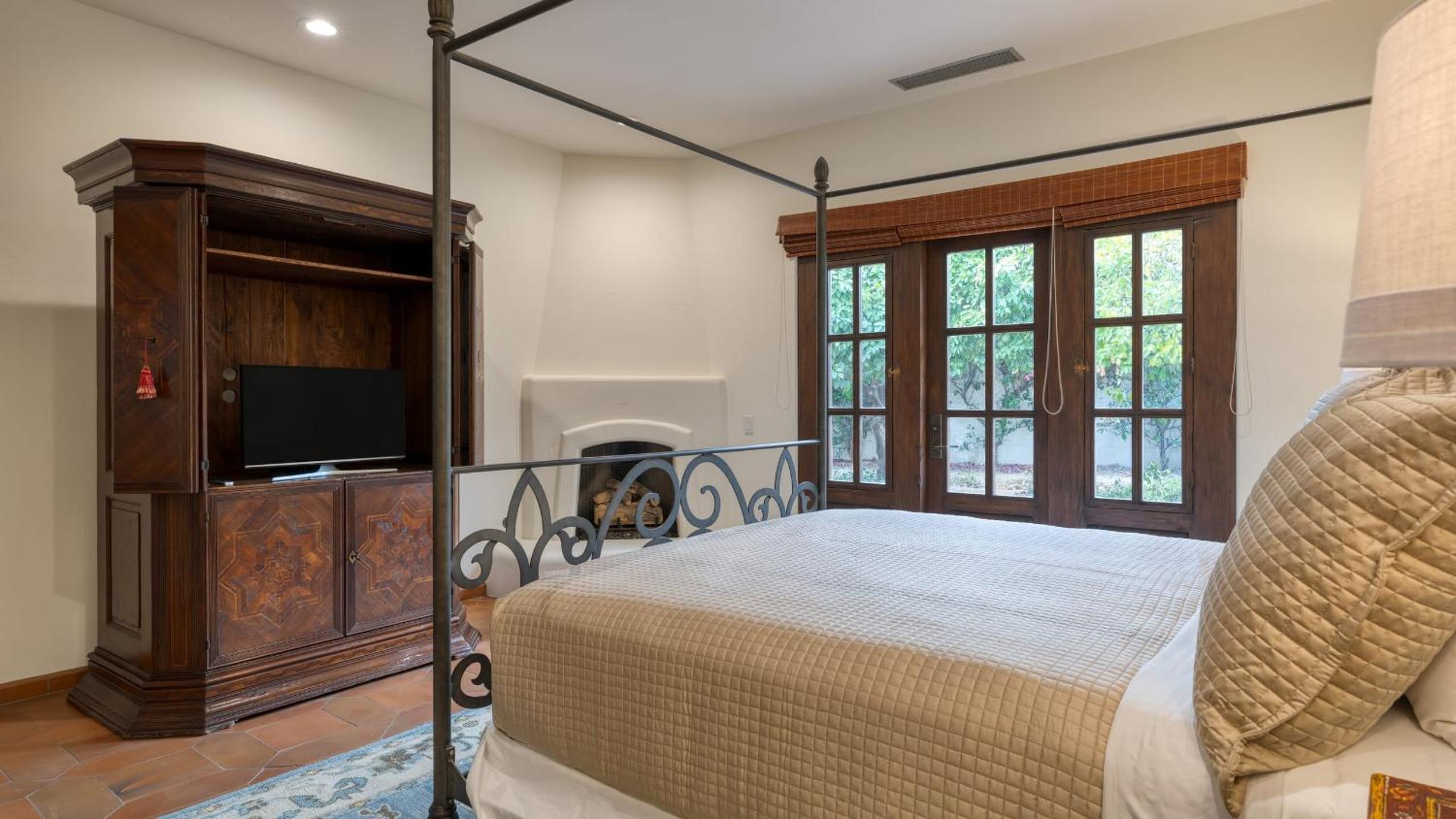 Spanish Hacienda w Pool Spa Game Room Golf Mtn Views Casa de la Roca by AvantStay