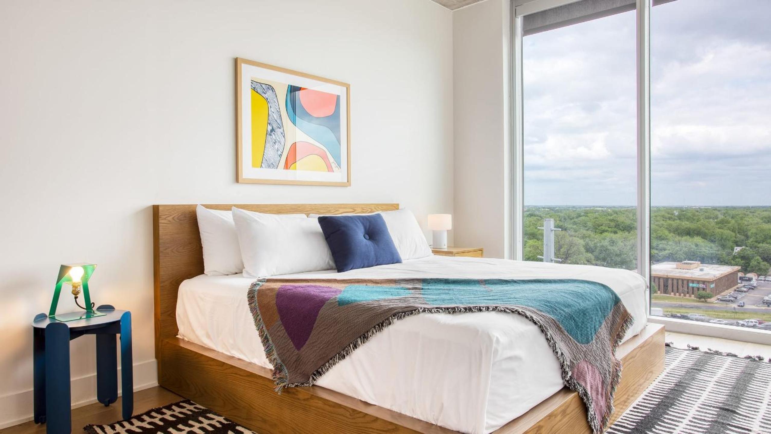 New Austin High Rise Near DT Luxe Amenities Rooftop Pool GymYoga Studio