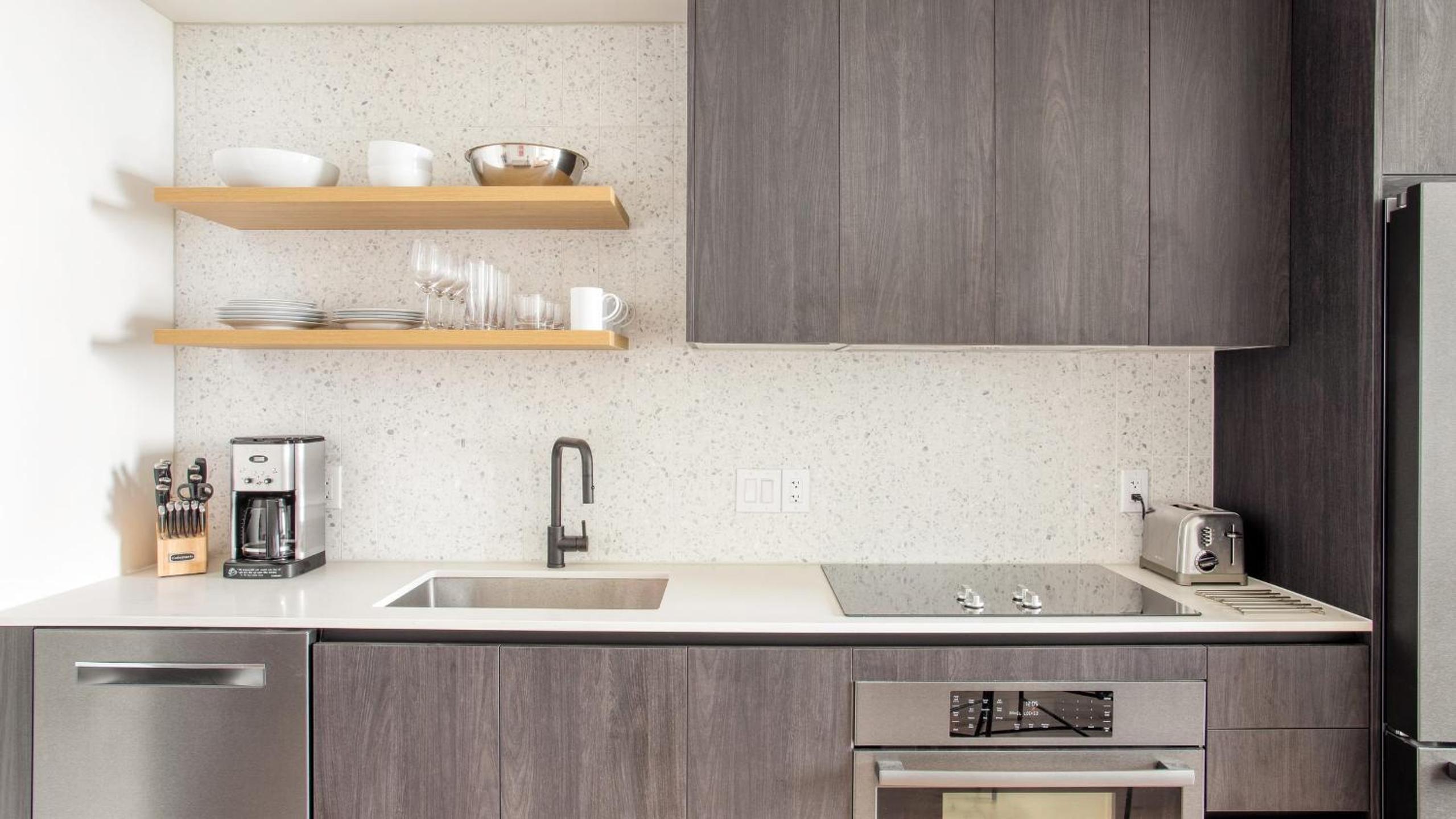 New Austin High Rise Near DT Luxe Amenities Rooftop Pool GymYoga Studio