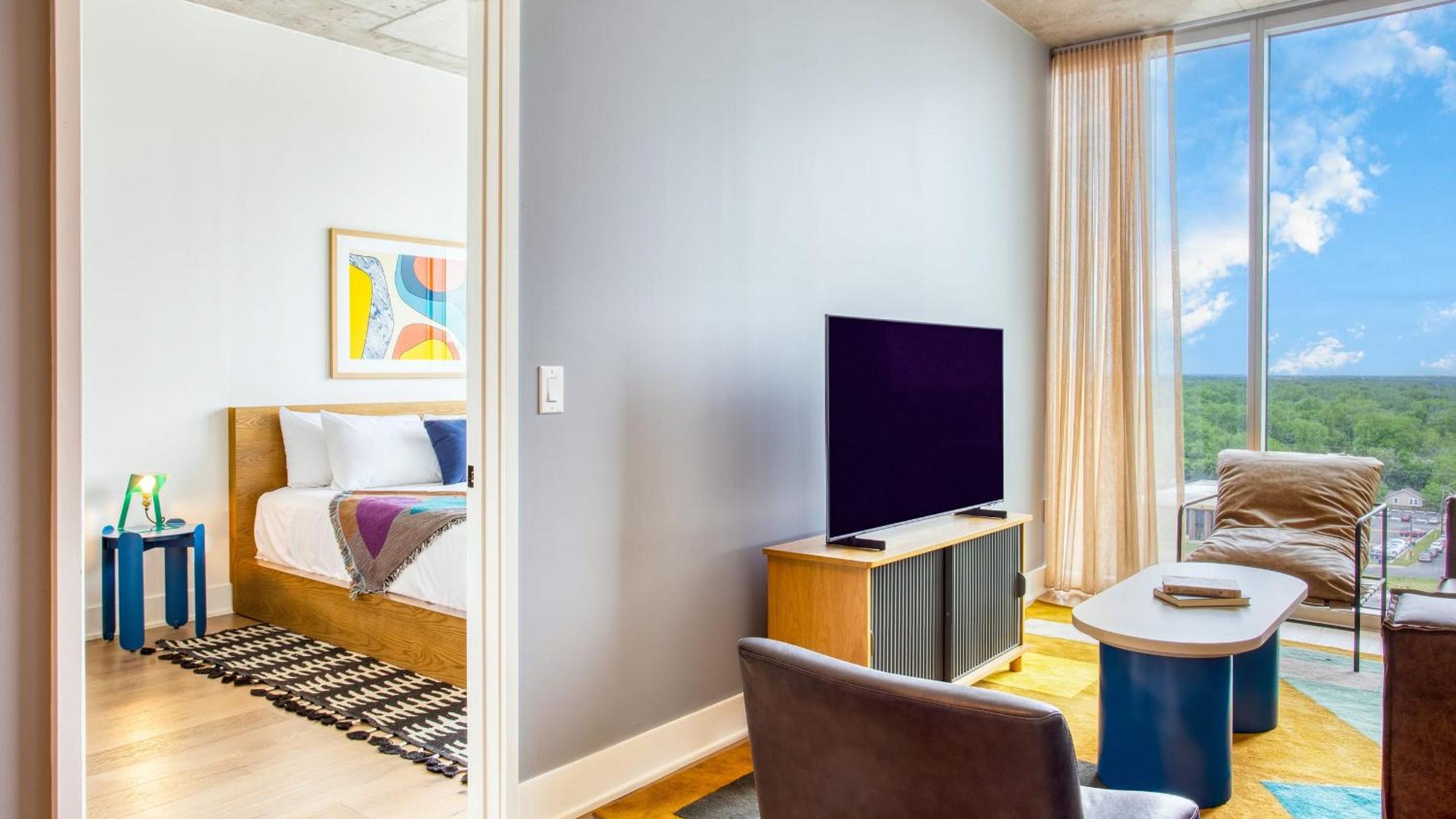 New Austin High Rise Near DT Luxe Amenities Rooftop Pool GymYoga Studio