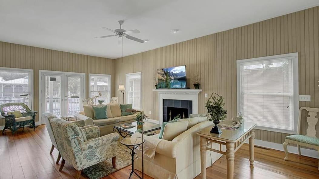 85 Grand Pavilion by AvantStay Walk to the Beach Spacious Porch