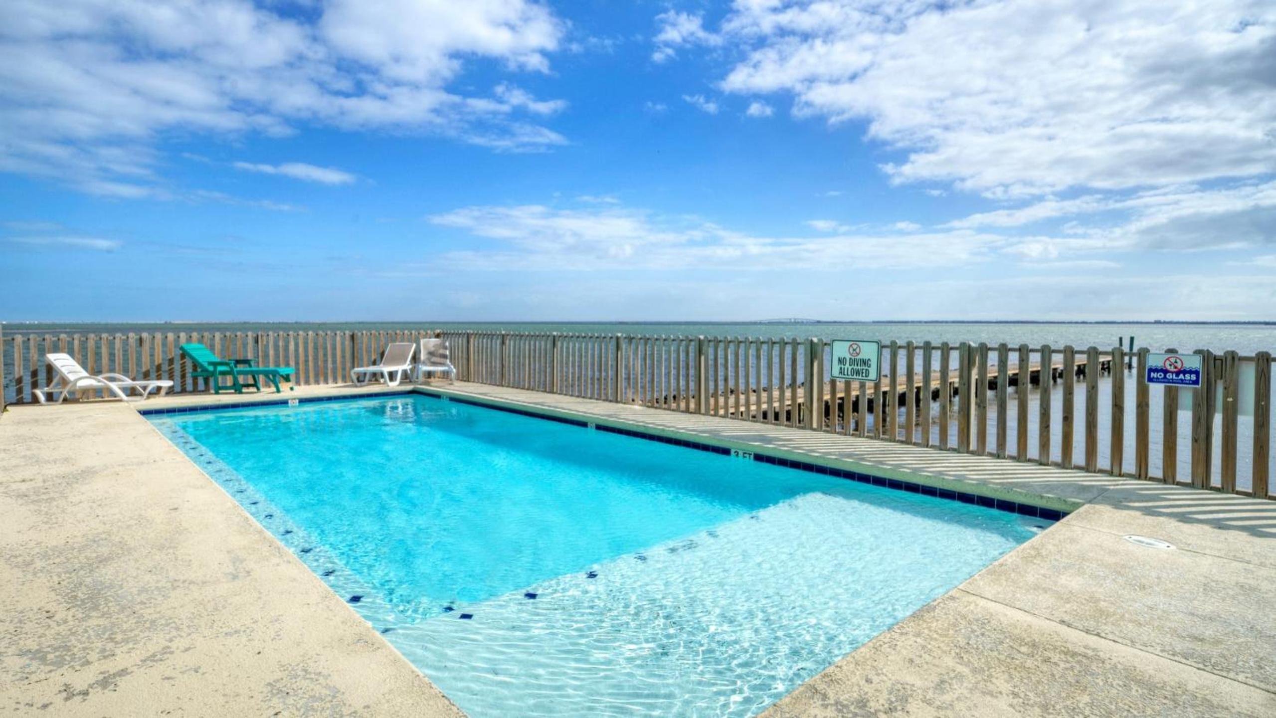 Sleeps 31 2 Homes w Boat Dock Waterfront Pool Laguna Village Getaway