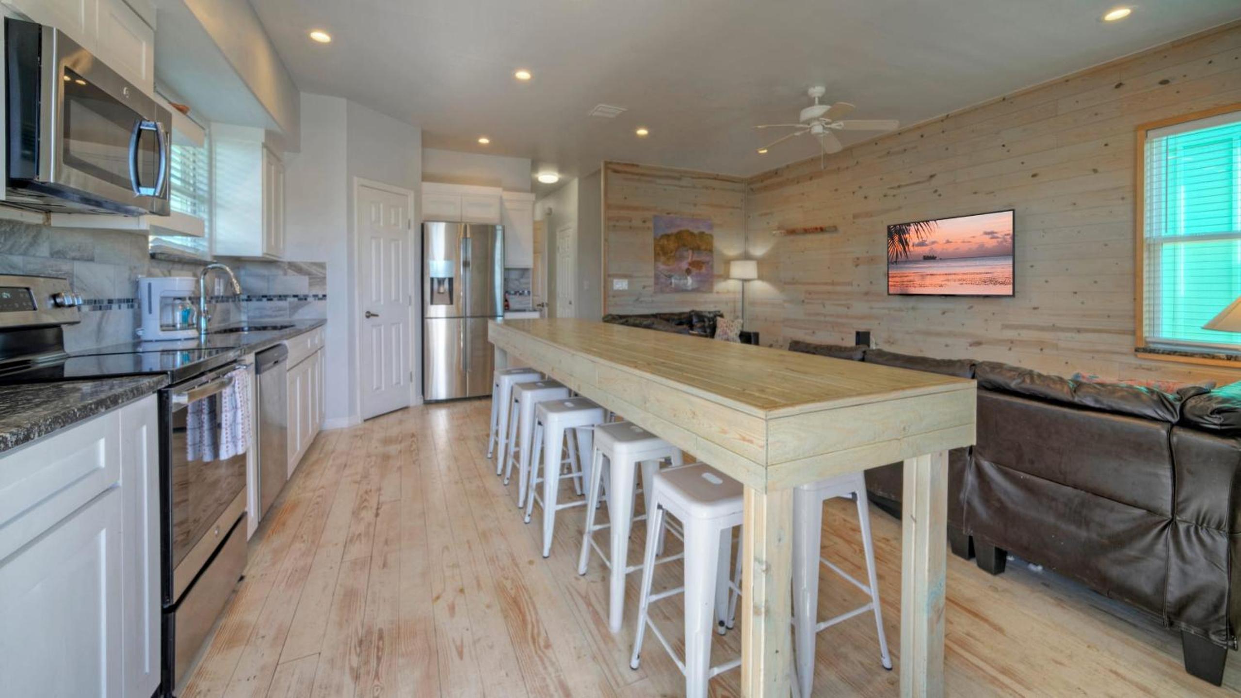 Sleeps 31 2 Homes w Boat Dock Waterfront Pool Laguna Village Getaway