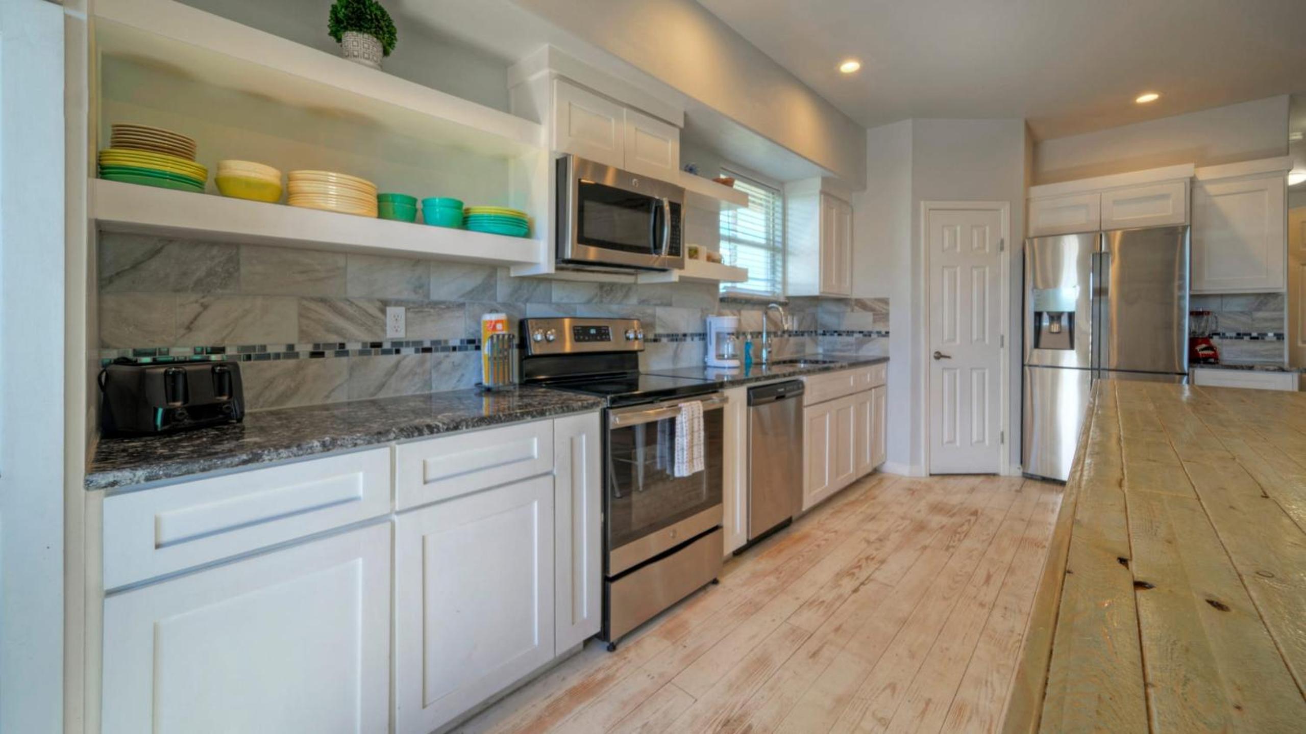 Sleeps 31 2 Homes w Boat Dock Waterfront Pool Laguna Village Getaway