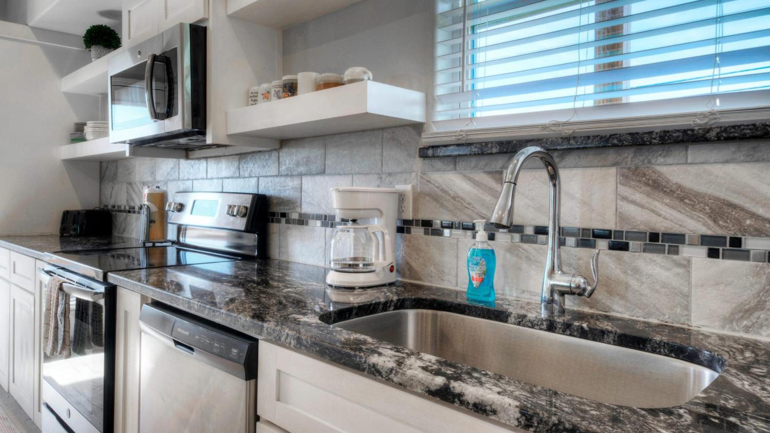 Sleeps 31 2 Homes w Boat Dock Waterfront Pool Laguna Village Getaway