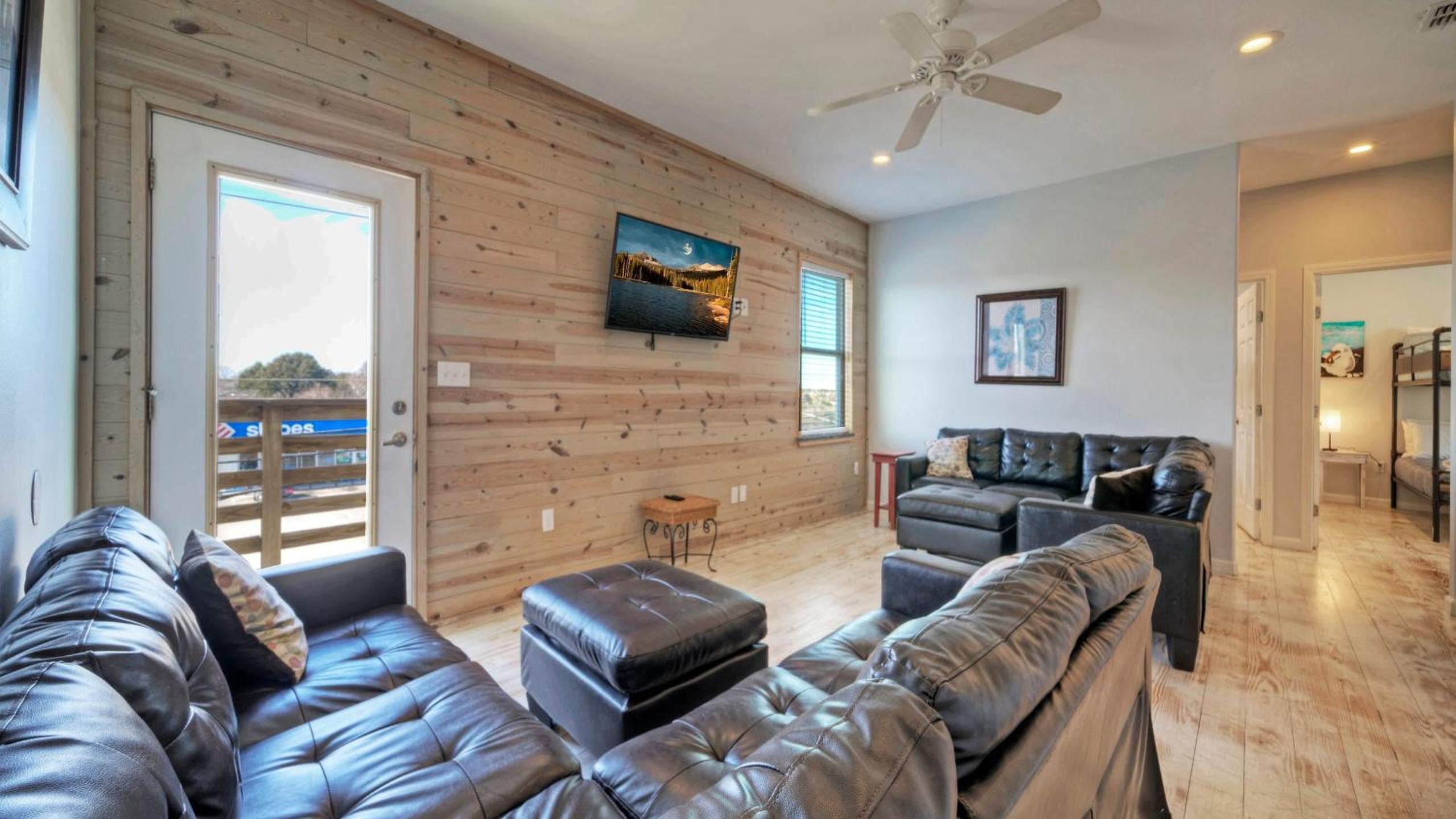 Sleeps 31 2 Homes w Boat Dock Waterfront Pool Laguna Village Getaway