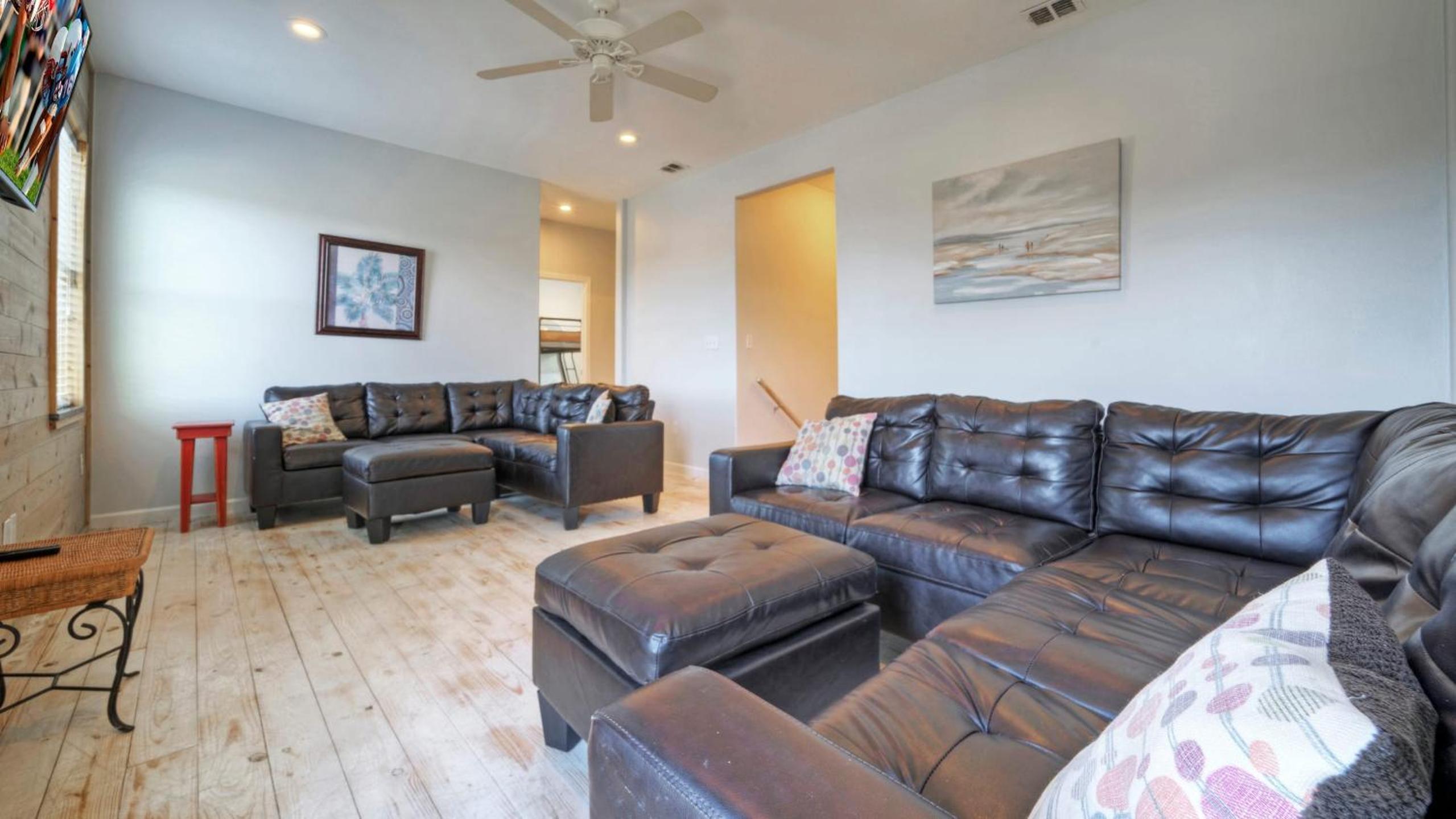 Sleeps 31 2 Homes w Boat Dock Waterfront Pool Laguna Village Getaway