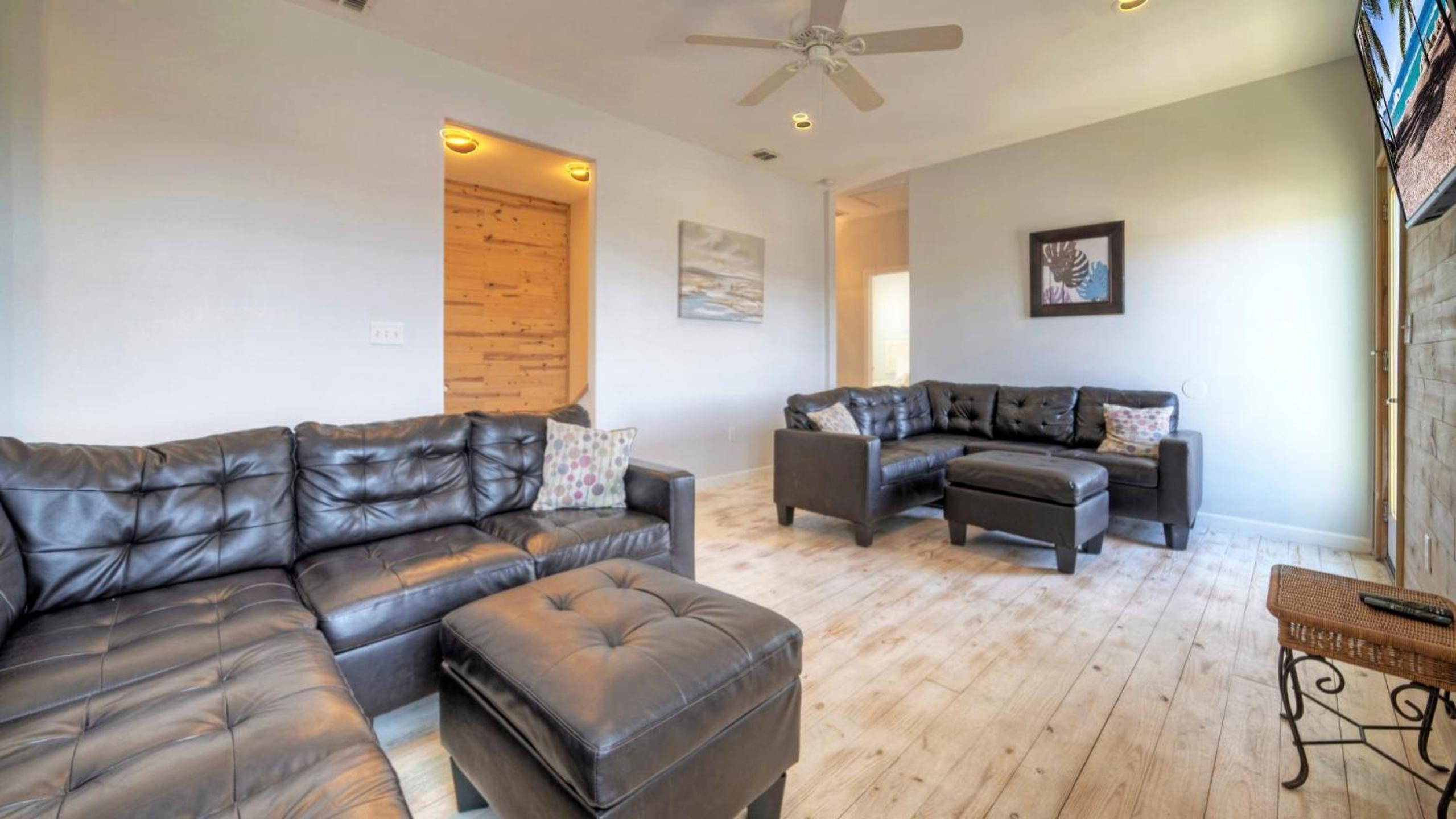 Sleeps 31 2 Homes w Boat Dock Waterfront Pool Laguna Village Getaway