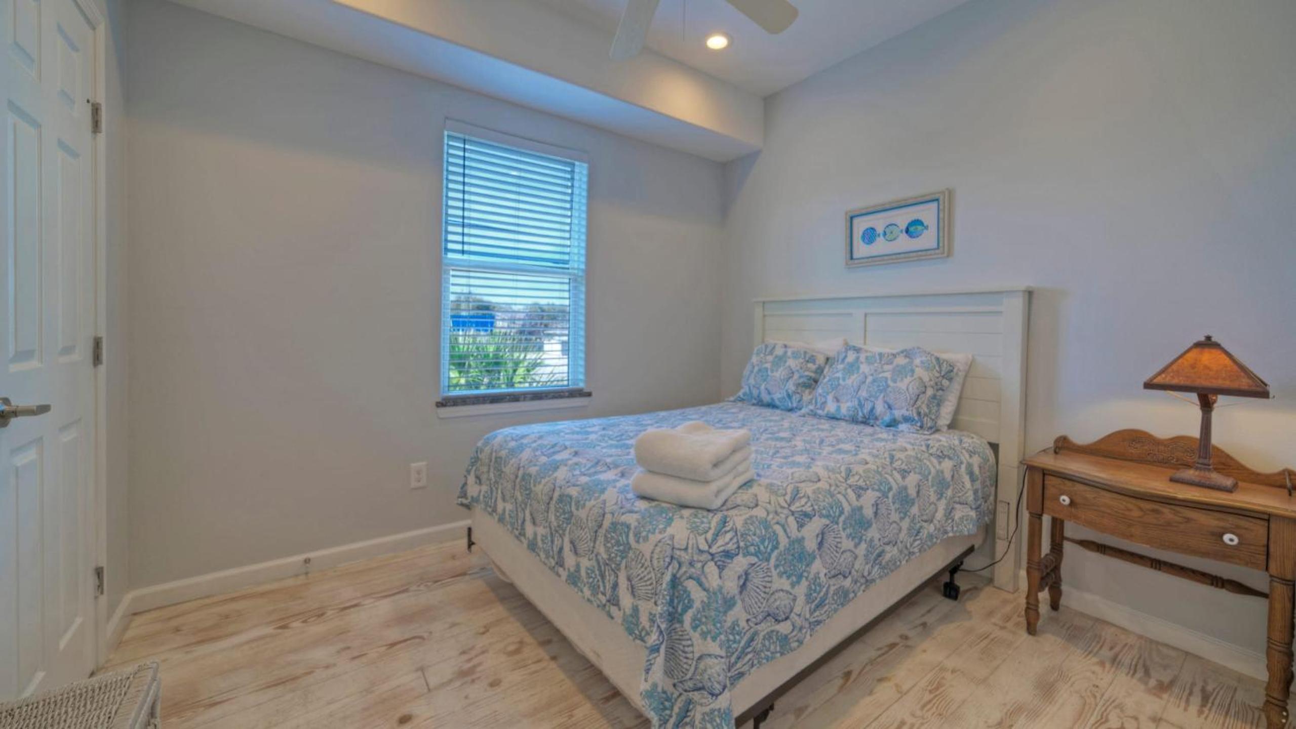 Sleeps 31 2 Homes w Boat Dock Waterfront Pool Laguna Village Getaway