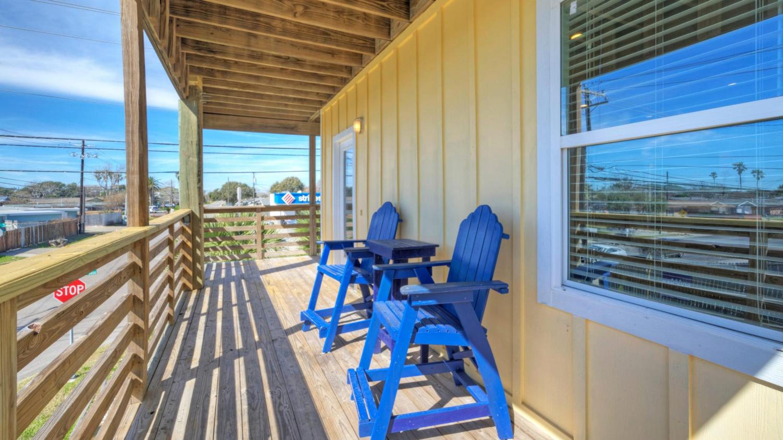 Sleeps 31 2 Homes w Boat Dock Waterfront Pool Laguna Village Getaway