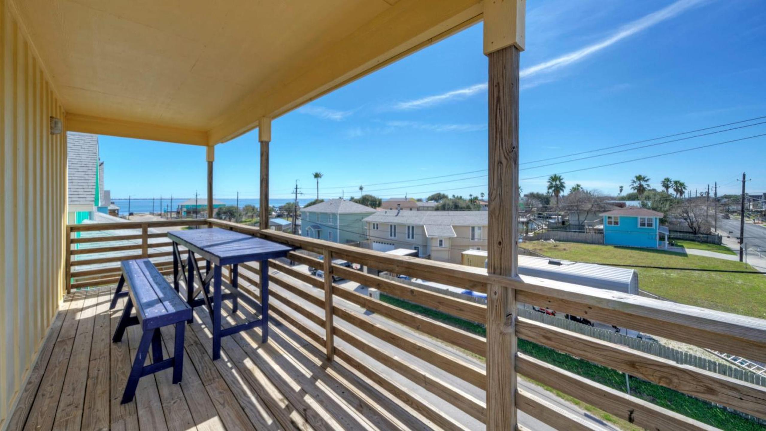 Sleeps 31 2 Homes w Boat Dock Waterfront Pool Laguna Village Getaway