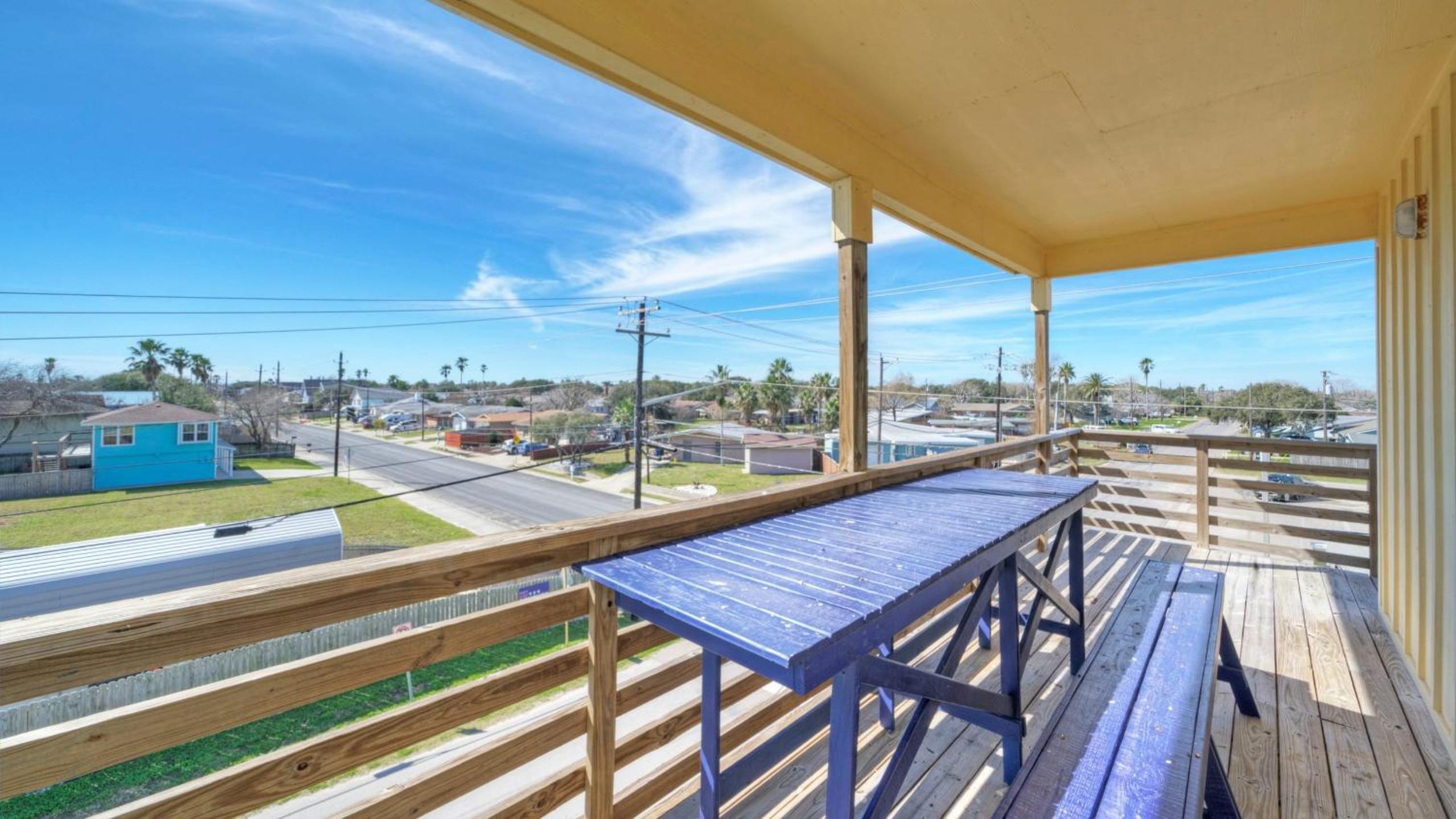Sleeps 31 2 Homes w Boat Dock Waterfront Pool Laguna Village Getaway