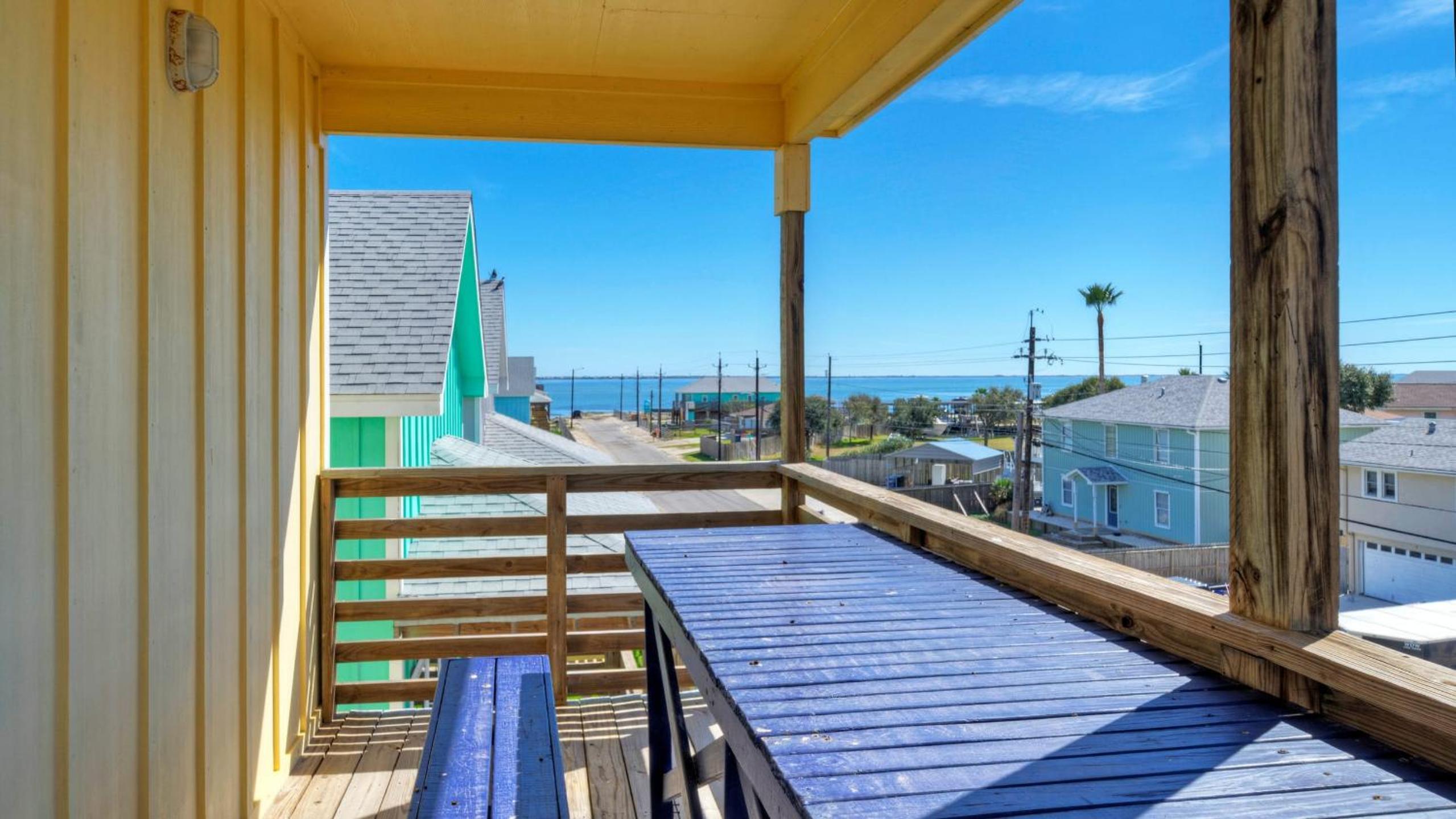 Sleeps 31 2 Homes w Boat Dock Waterfront Pool Laguna Village Getaway