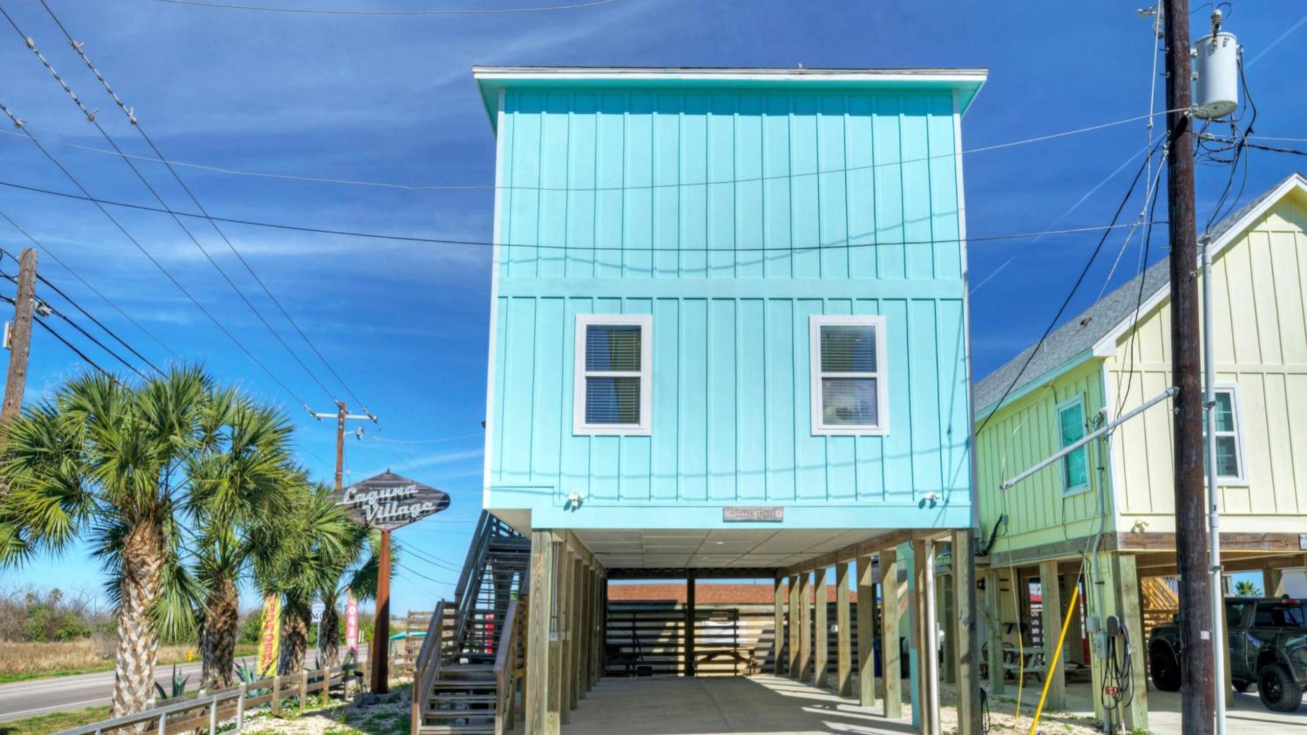 Sleeps 31 2 Homes w Boat Dock Waterfront Pool Laguna Village Getaway