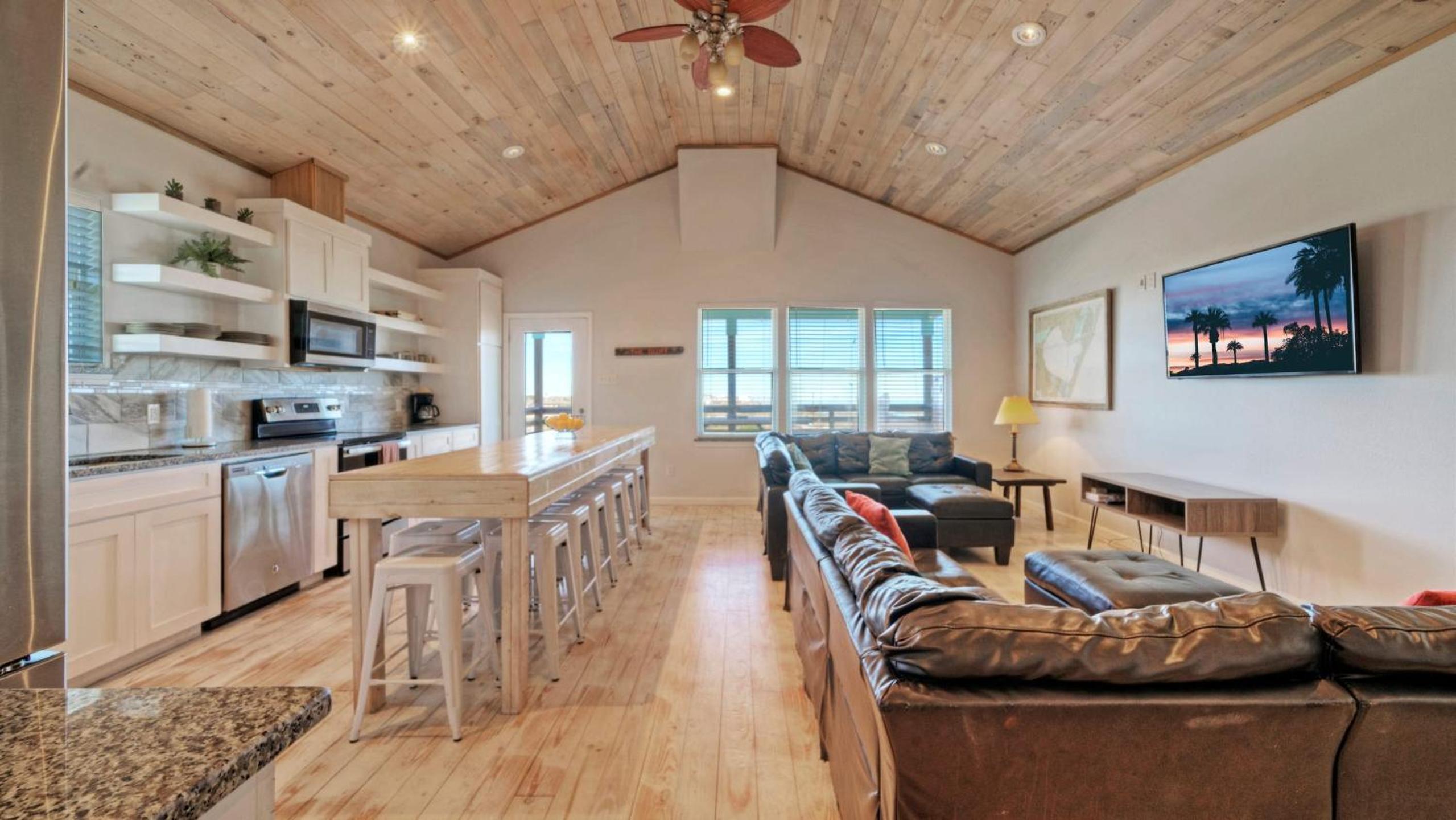 Sleeps 31 2 Homes w Boat Dock Waterfront Pool Laguna Village Getaway