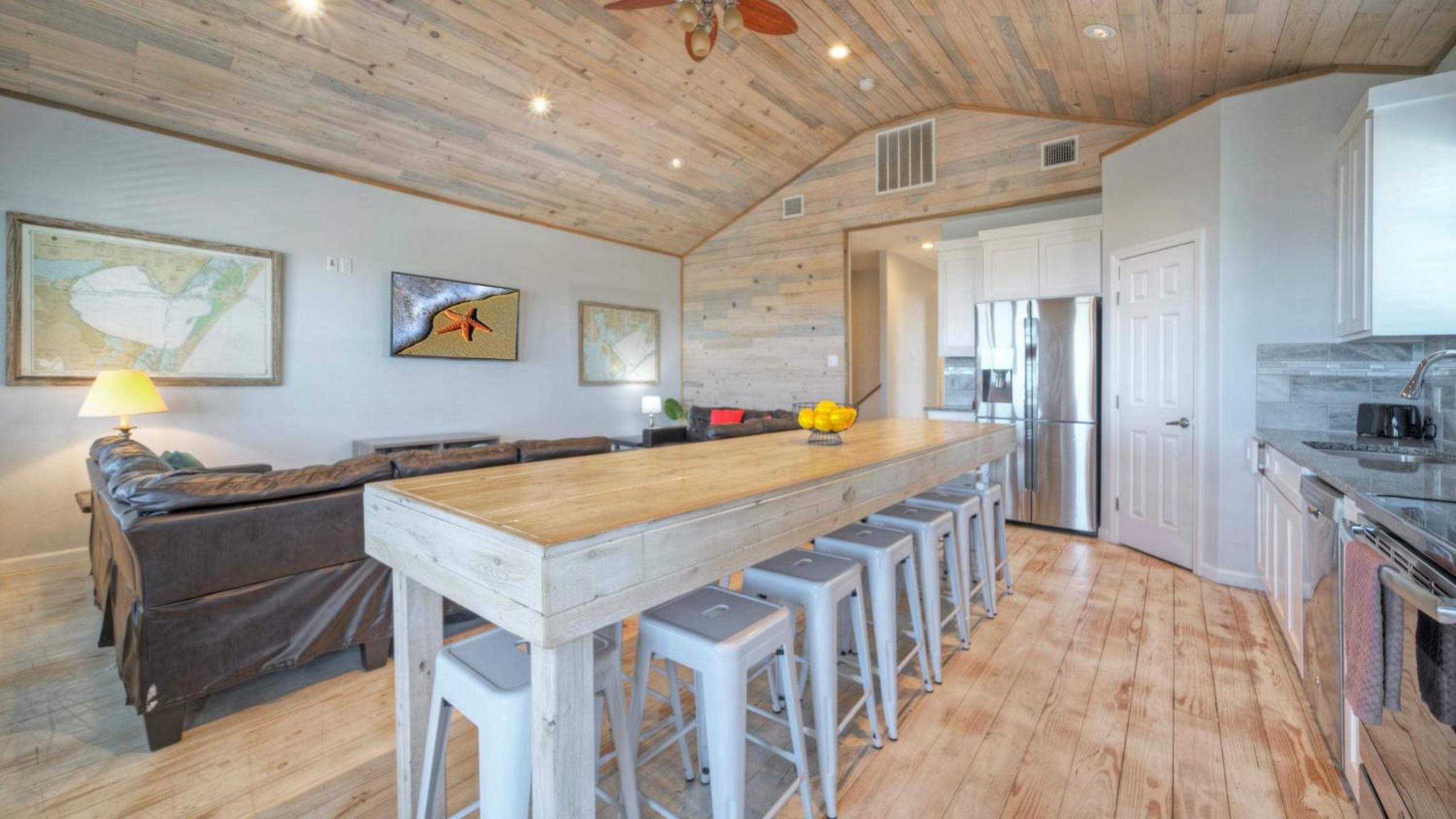 Sleeps 31 2 Homes w Boat Dock Waterfront Pool Laguna Village Getaway