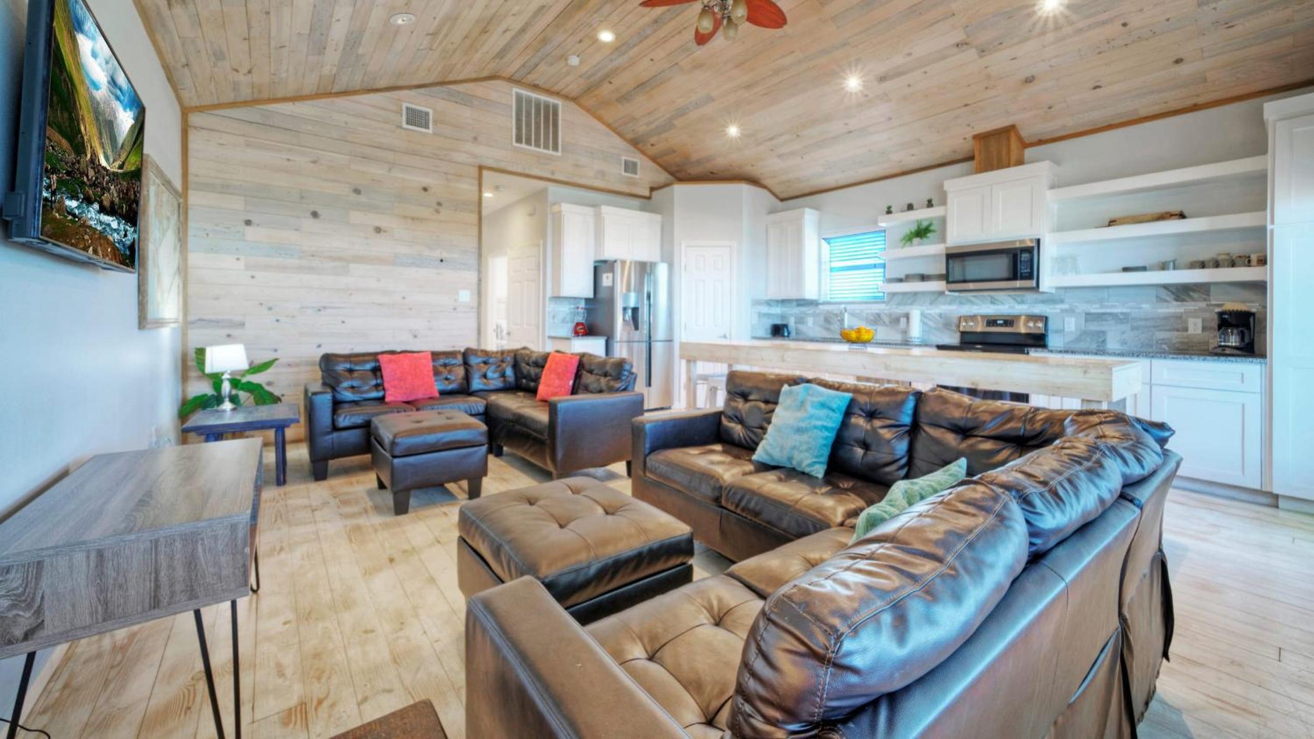Sleeps 31 2 Homes w Boat Dock Waterfront Pool Laguna Village Getaway