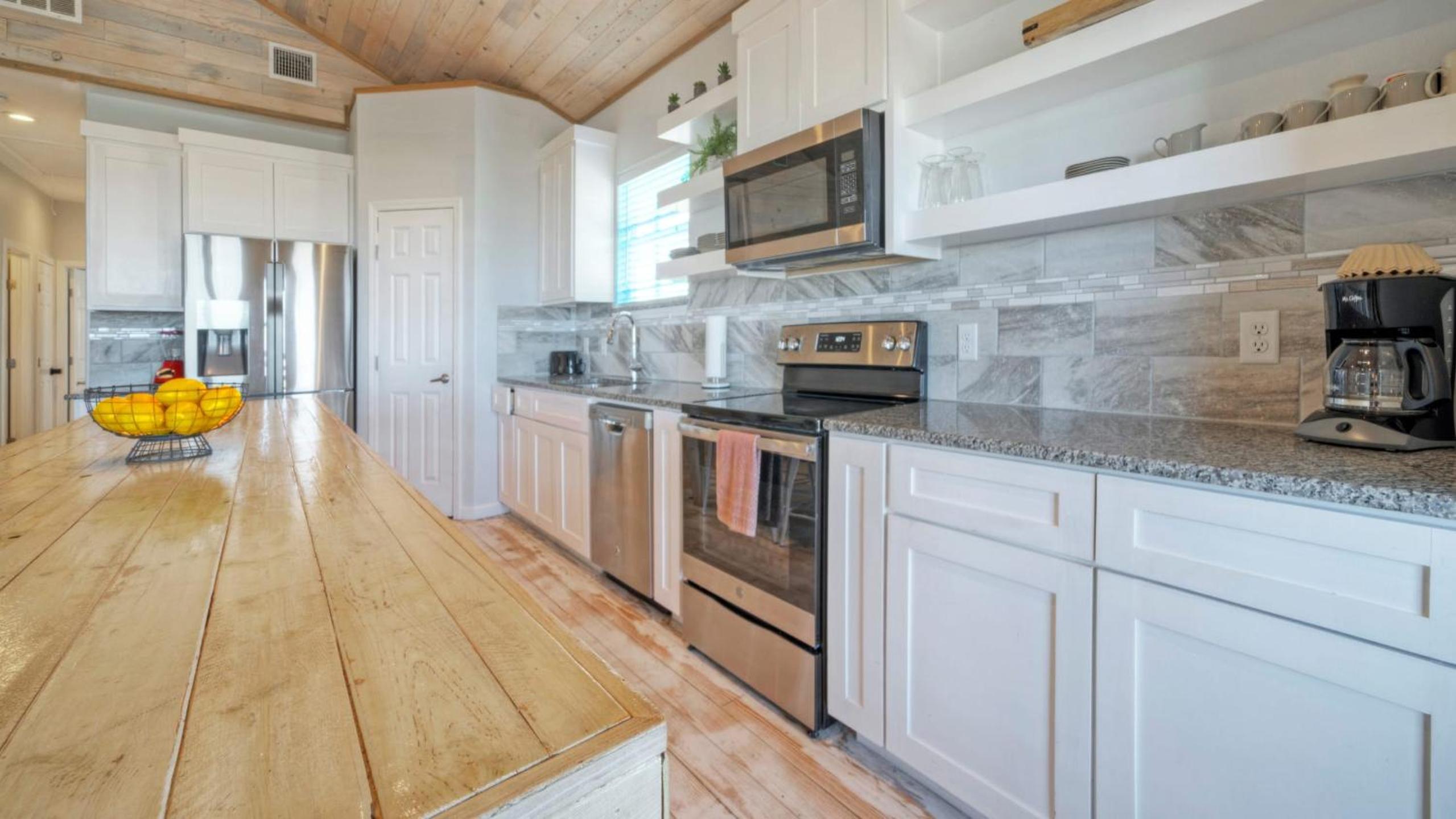 Sleeps 31 2 Homes w Boat Dock Waterfront Pool Laguna Village Getaway
