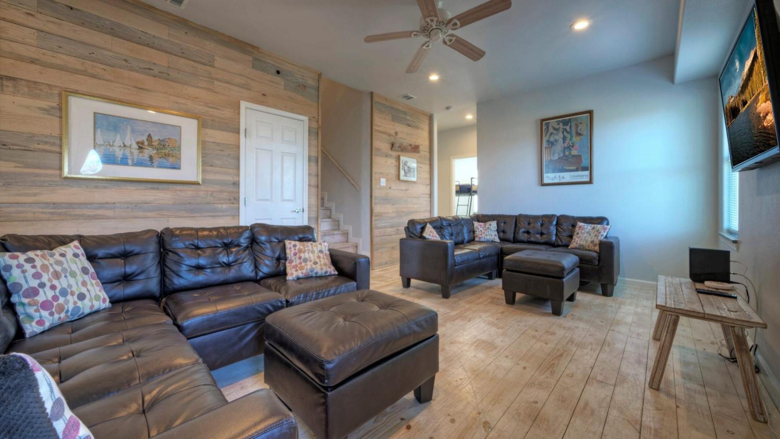 Sleeps 31 2 Homes w Boat Dock Waterfront Pool Laguna Village Getaway