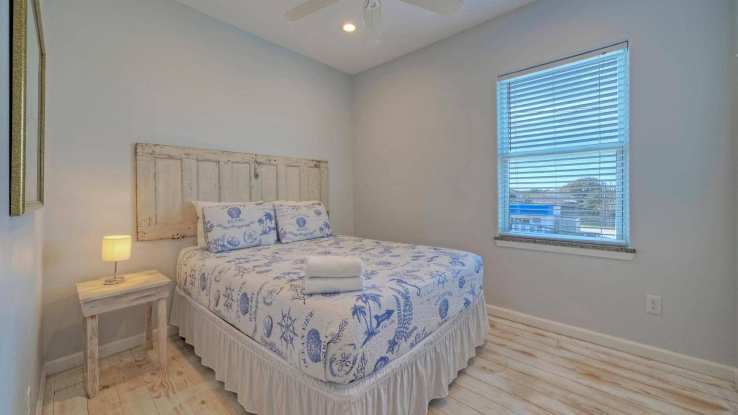Sleeps 31 2 Homes w Boat Dock Waterfront Pool Laguna Village Getaway