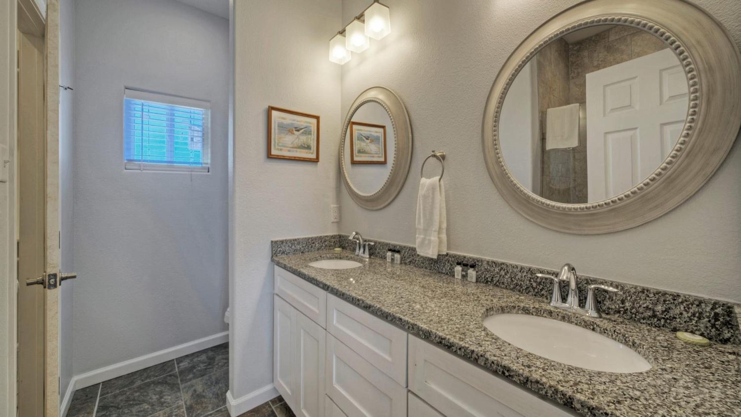 Sleeps 31 2 Homes w Boat Dock Waterfront Pool Laguna Village Getaway