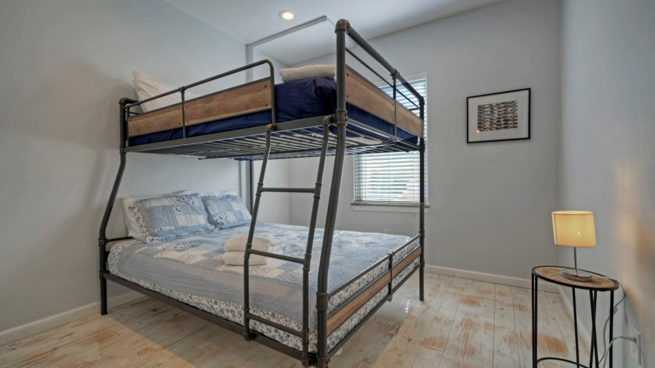 Sleeps 31 2 Homes w Boat Dock Waterfront Pool Laguna Village Getaway