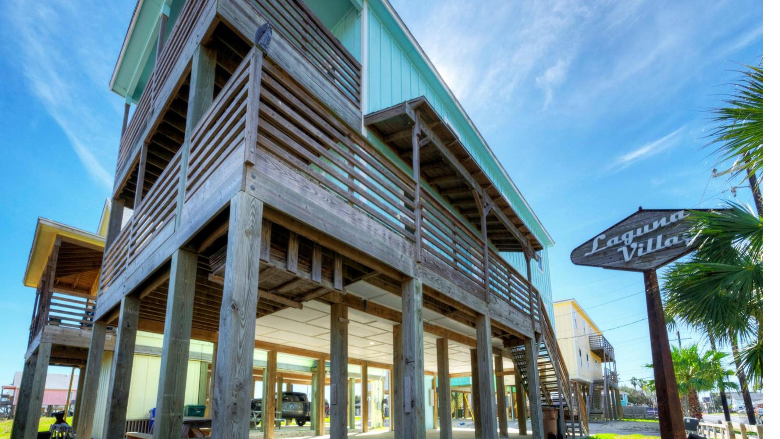 Sleeps 31 2 Homes w Boat Dock Waterfront Pool Laguna Village Getaway