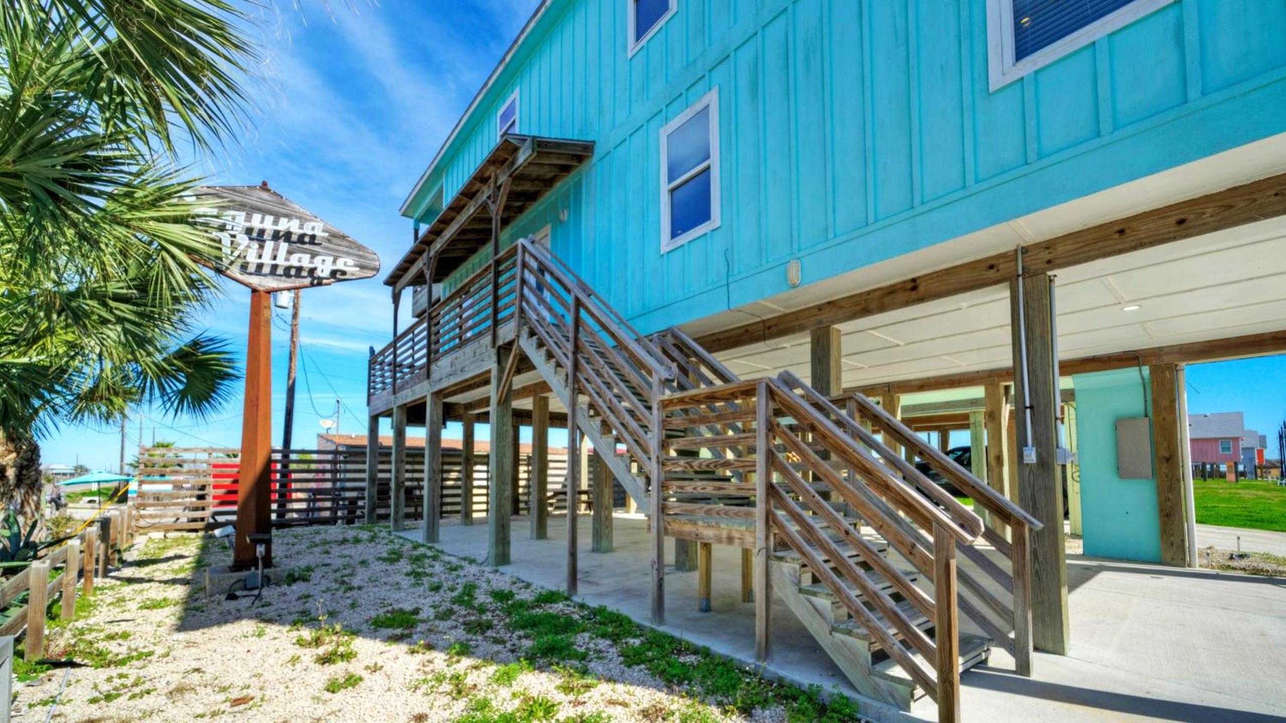 Sleeps 31 2 Homes w Boat Dock Waterfront Pool Laguna Village Getaway