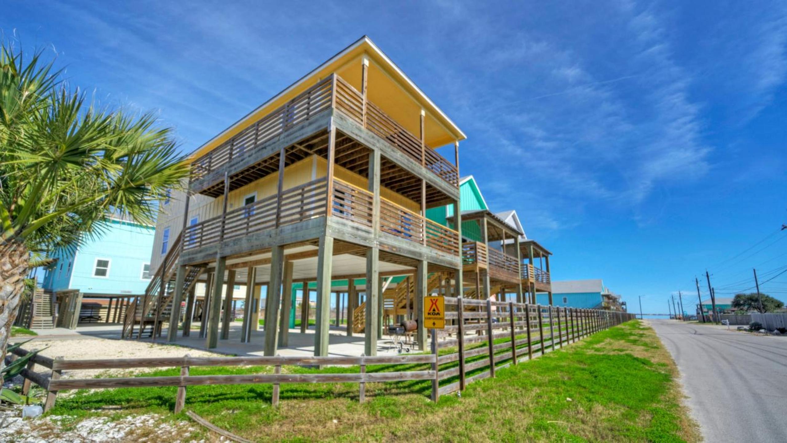 Sleeps 31 2 Homes w Boat Dock Waterfront Pool Laguna Village Getaway