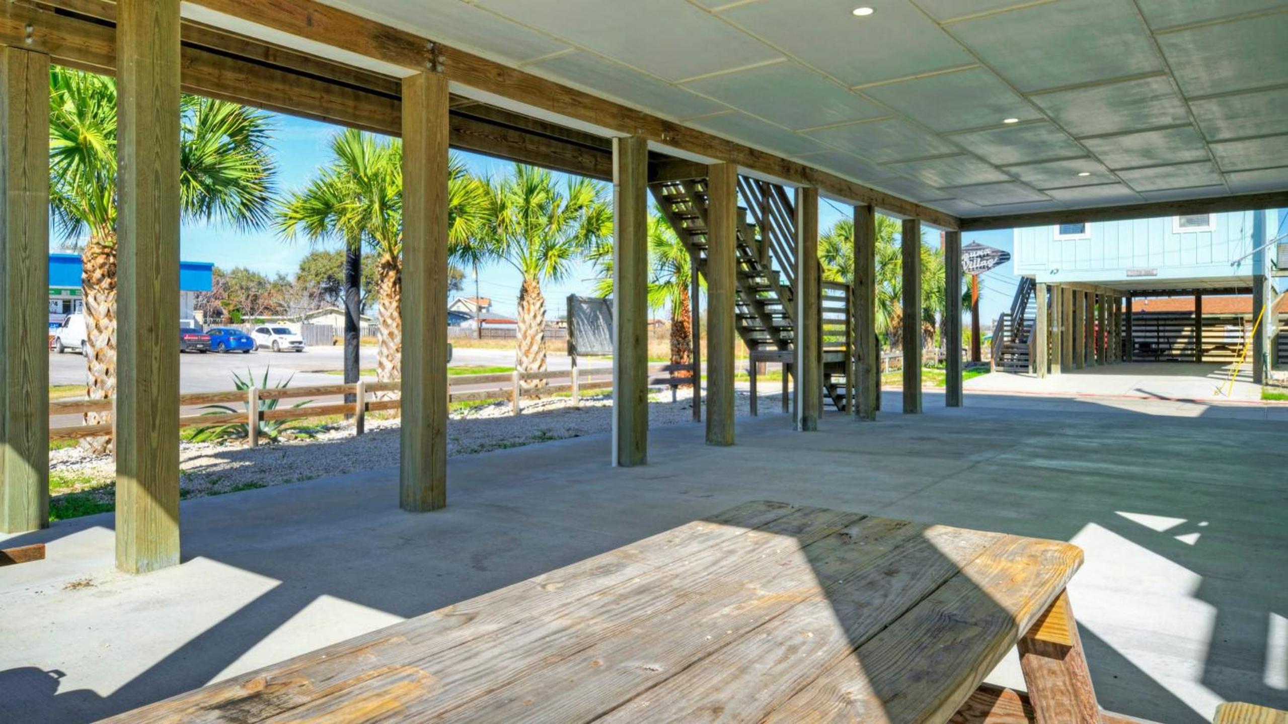 Sleeps 31 2 Homes w Boat Dock Waterfront Pool Laguna Village Getaway