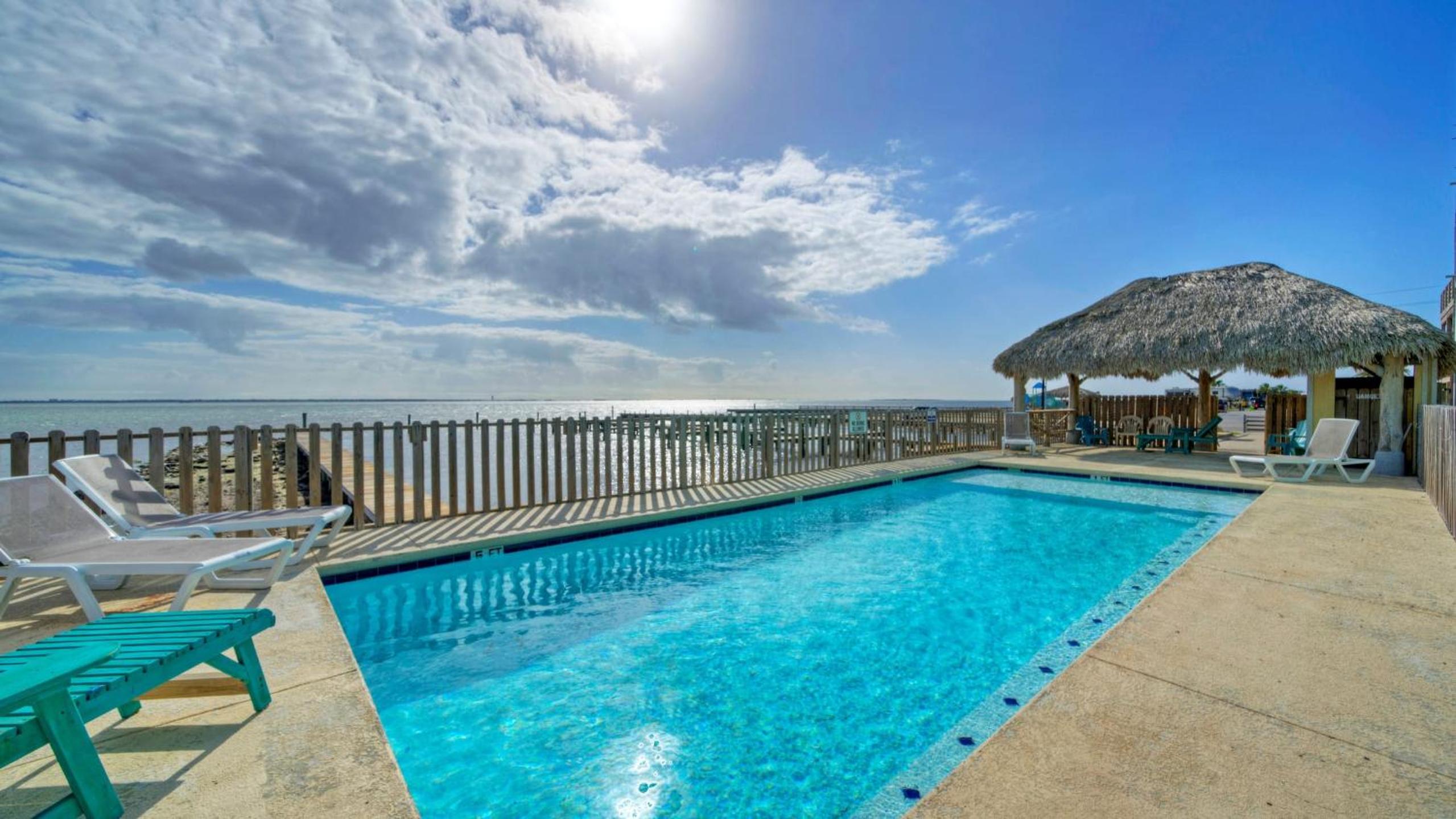 Sleeps 31 2 Homes w Boat Dock Waterfront Pool Laguna Village Getaway