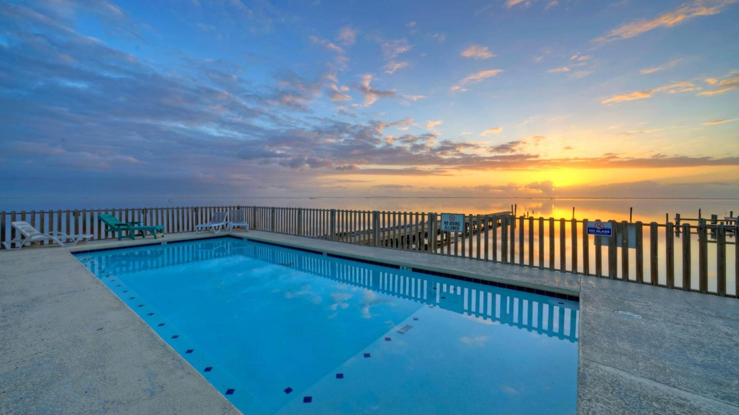 Sleeps 31 2 Homes w Boat Dock Waterfront Pool Laguna Village Getaway