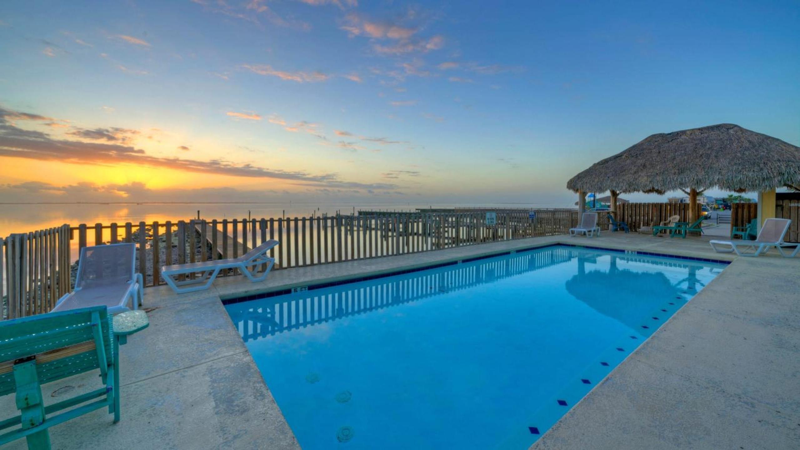 Sleeps 31 2 Homes w Boat Dock Waterfront Pool Laguna Village Getaway