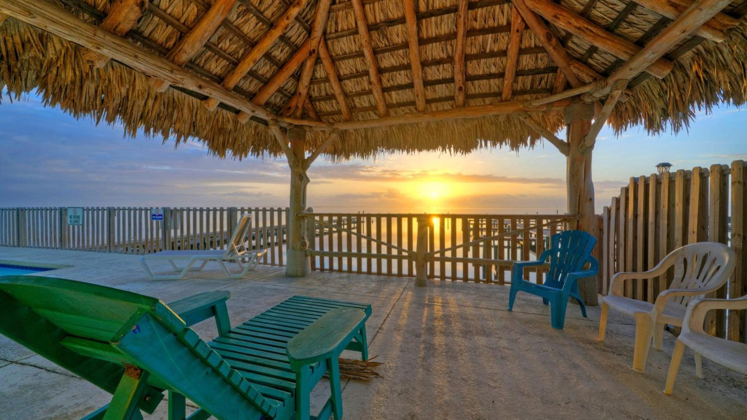 Sleeps 31 2 Homes w Boat Dock Waterfront Pool Laguna Village Getaway