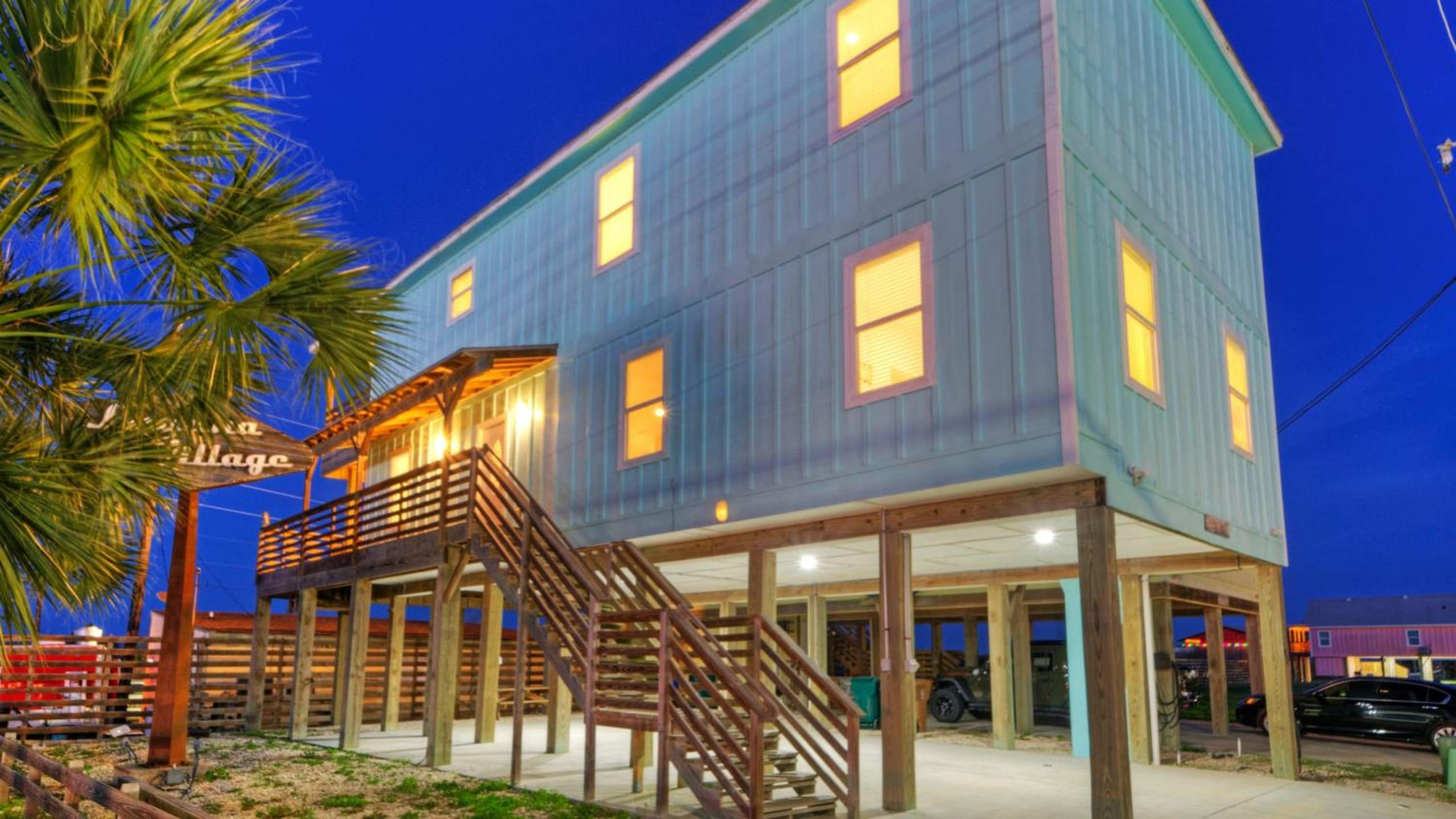 Sleeps 31 2 Homes w Boat Dock Waterfront Pool Laguna Village Getaway