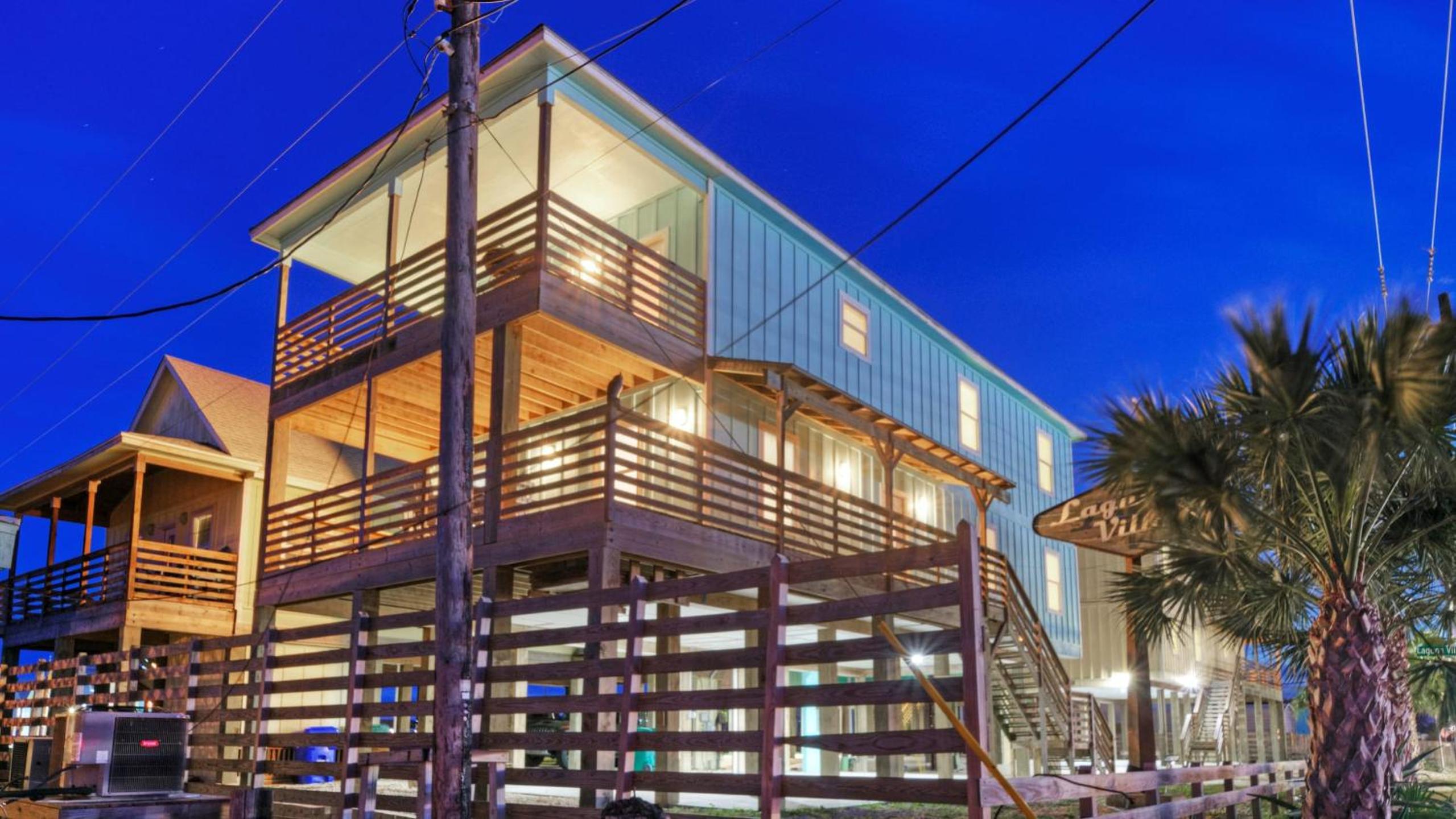 Sleeps 31 2 Homes w Boat Dock Waterfront Pool Laguna Village Getaway