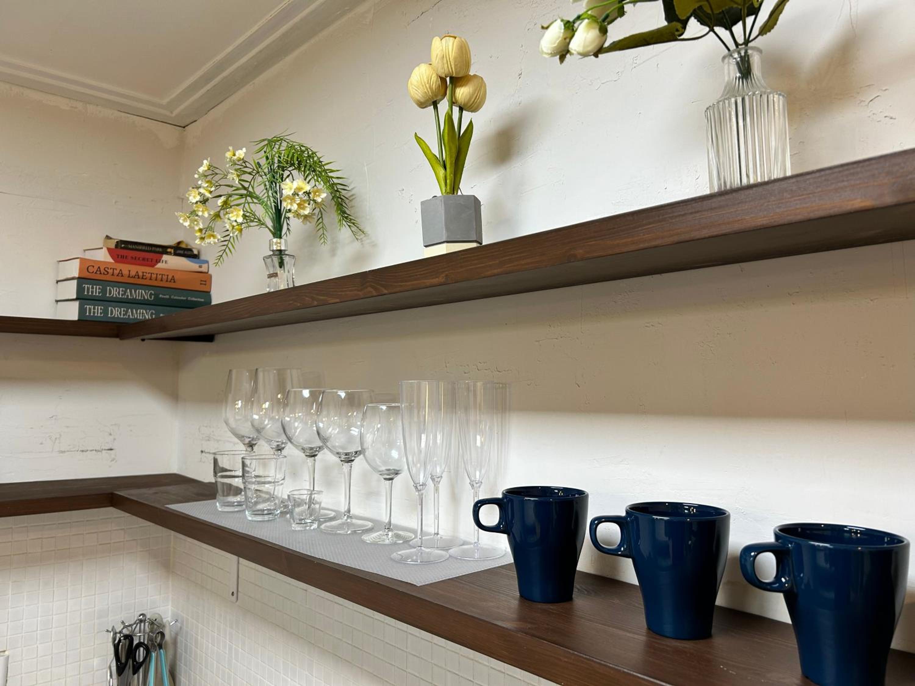 Direct Elevator to Hongik Univ Station, NEW by 13yr Superhost, Professionally Maintained