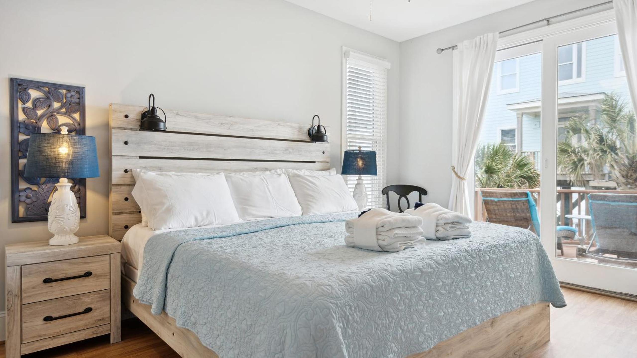 Oceanfront w Pool Panoramic Deck Views 5BDR Folly Ocean Breeze by AvantStay