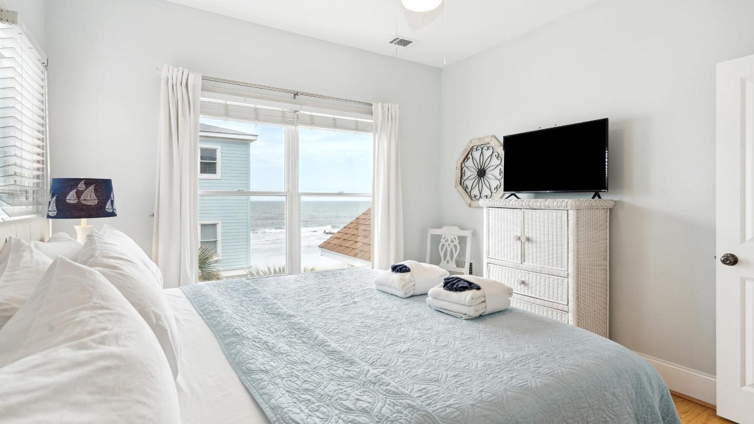 Oceanfront w Pool Panoramic Deck Views 5BDR Folly Ocean Breeze by AvantStay