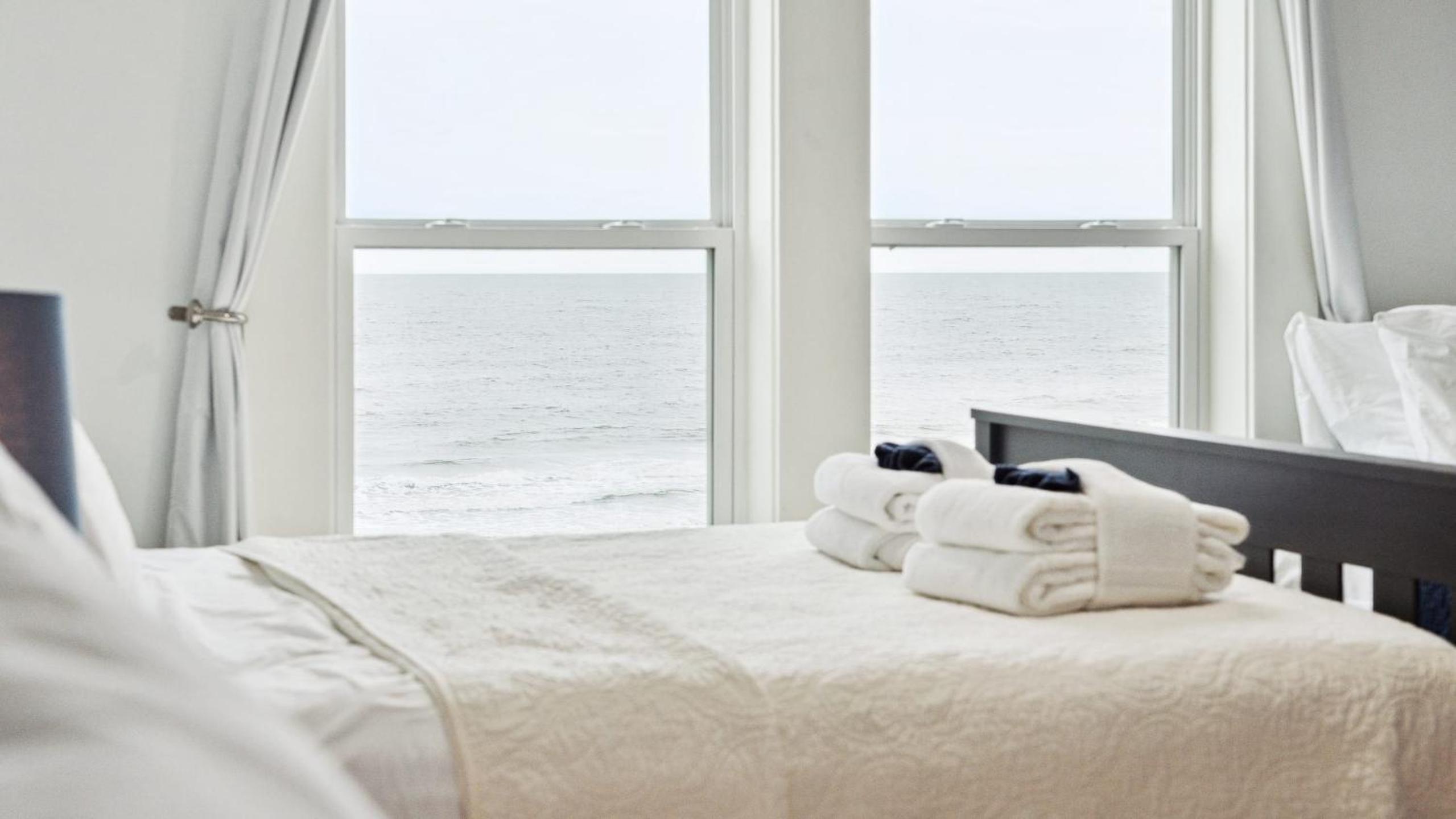 Oceanfront w Pool Panoramic Deck Views 5BDR Folly Ocean Breeze by AvantStay