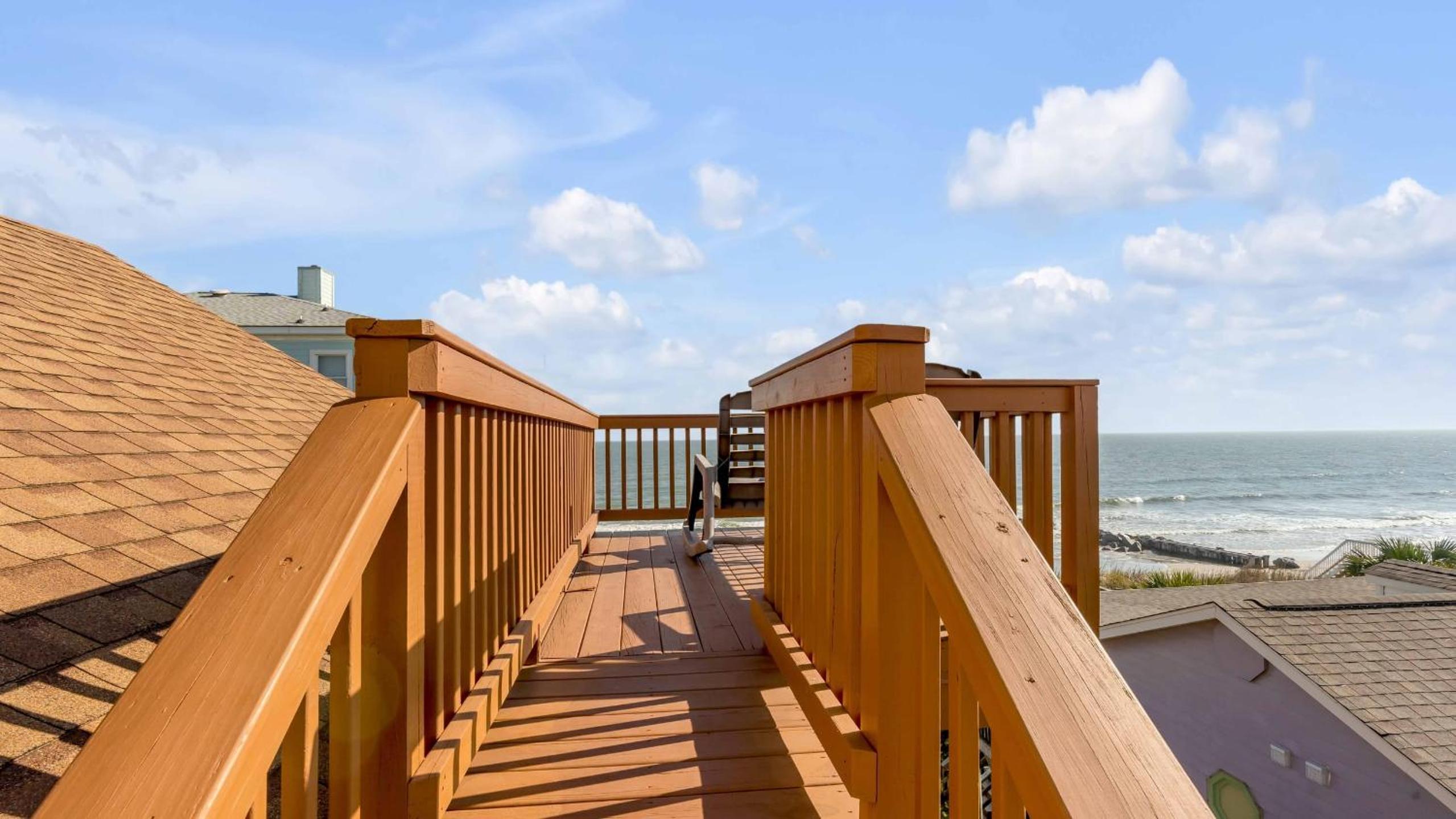 Oceanfront w Pool Panoramic Deck Views 5BDR Folly Ocean Breeze by AvantStay