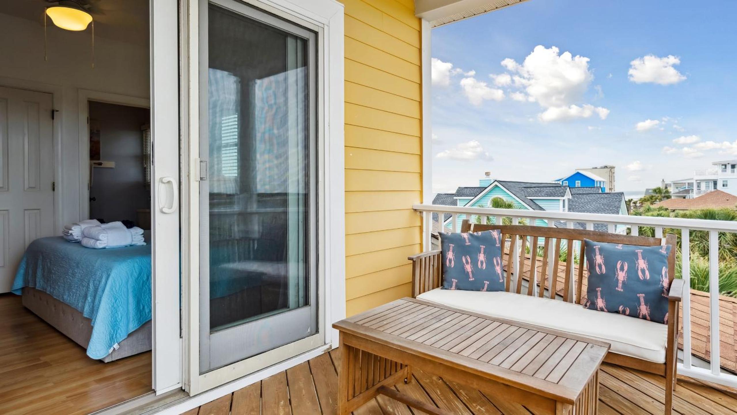 Oceanfront w Pool Panoramic Deck Views 5BDR Folly Ocean Breeze by AvantStay